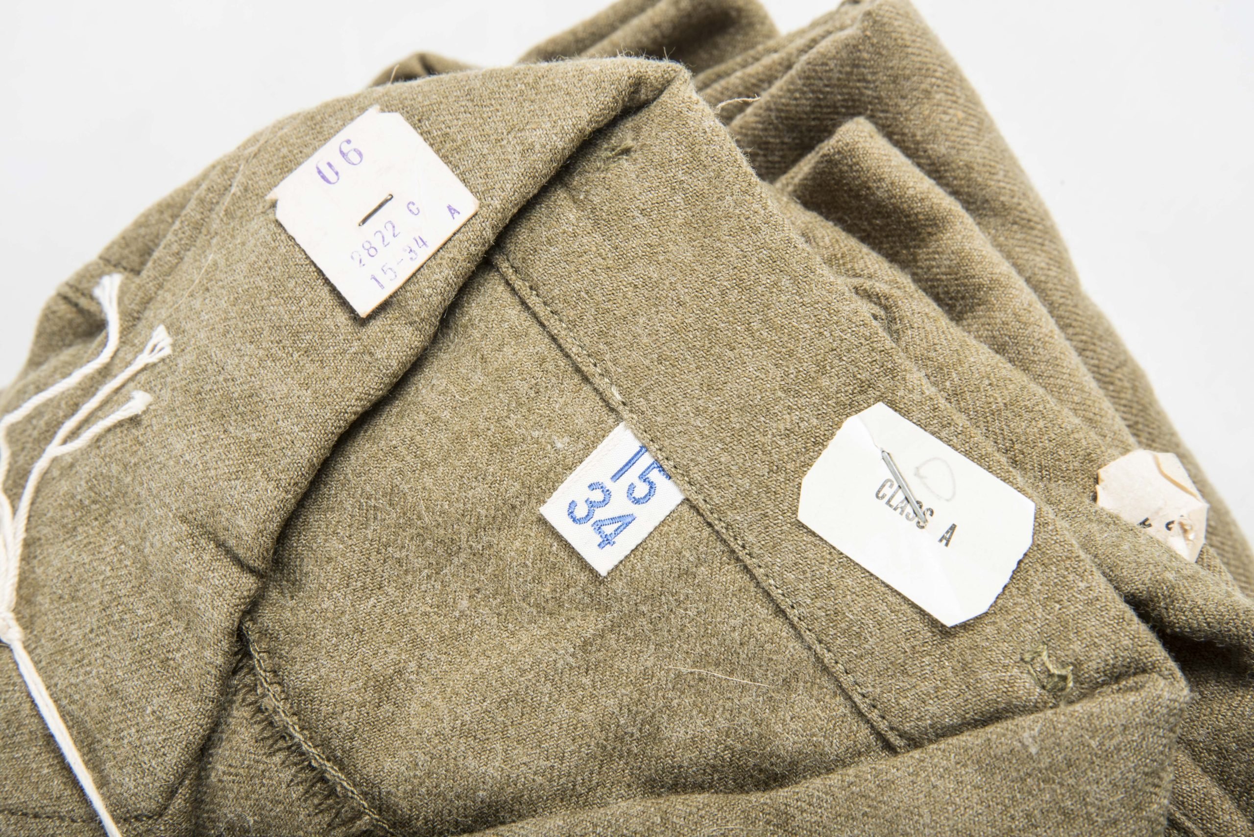 Unissued Quartermaster bundle of 10 US Wool shirts with cutter tags size 15×34 — image 7