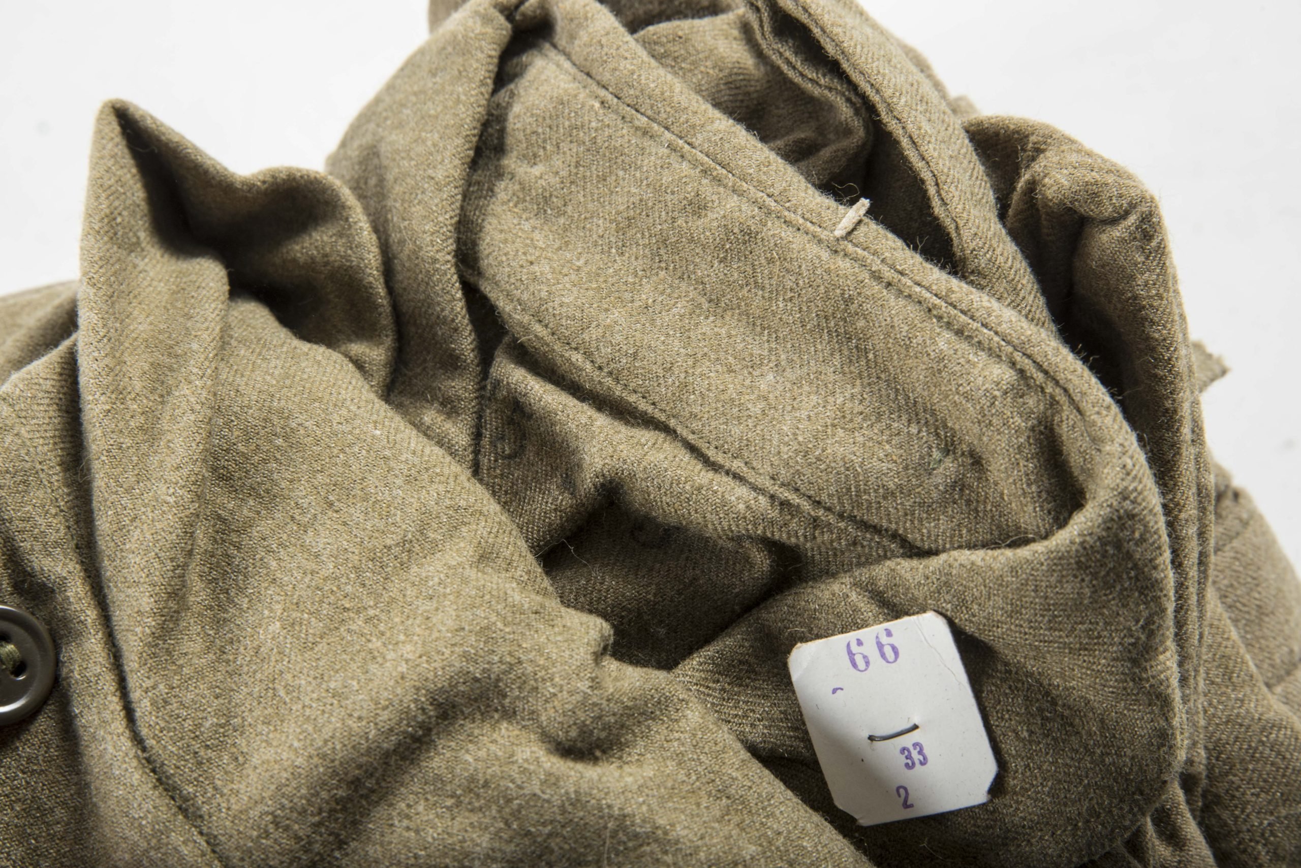 Unissued Quartermaster bundle of 10 US Wool shirts with cutter tags size 15×33 — image 10