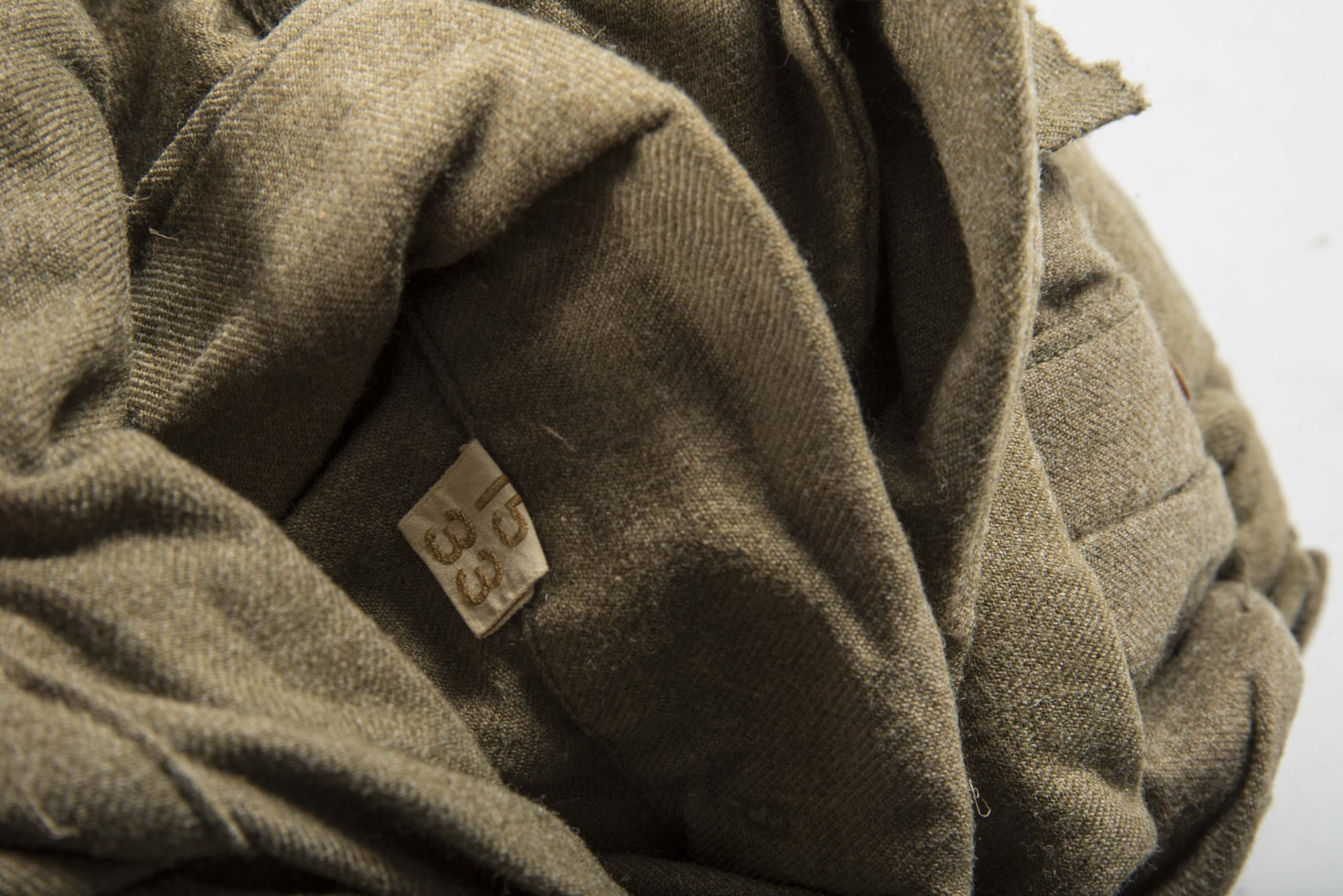 Unissued Quartermaster bundle of 10 US Wool shirts with cutter tags size 15×33 — image 12