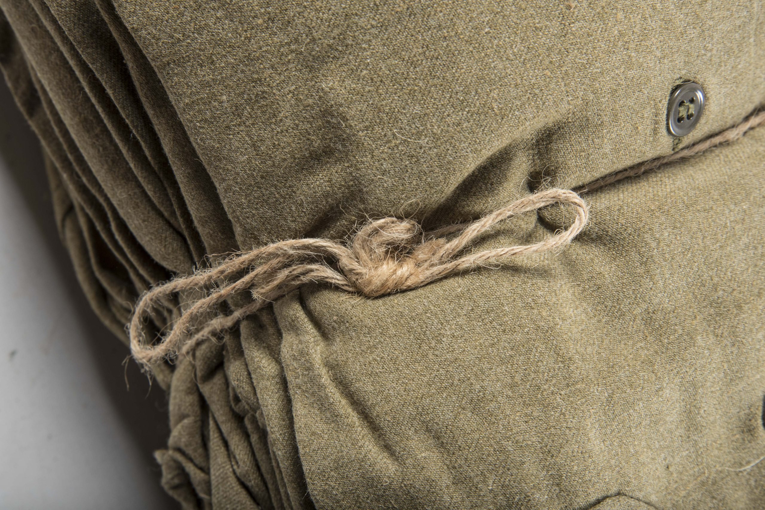 Unissued Quartermaster bundle of 10 US Wool shirts with cutter tags size 15×33 — image 13