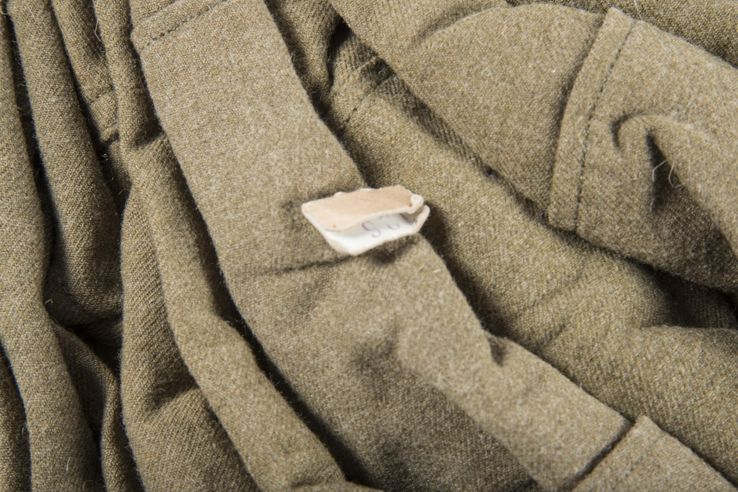 Unissued Quartermaster bundle of 10 US Wool shirts with cutter tags size 15×33 — image 4