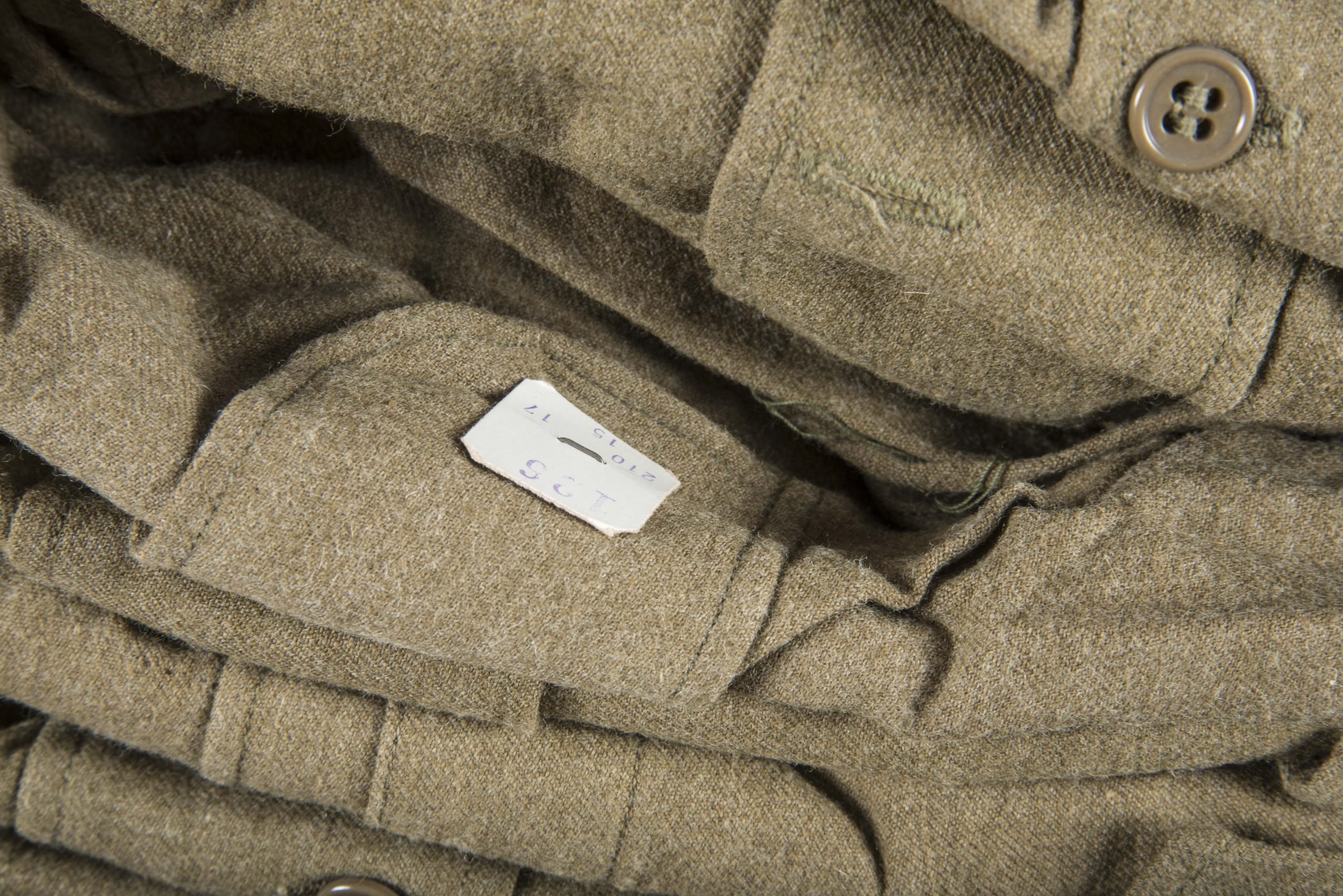 Unissued Quartermaster bundle of 10 US Wool shirts with cutter tags size 15×33 — image 6