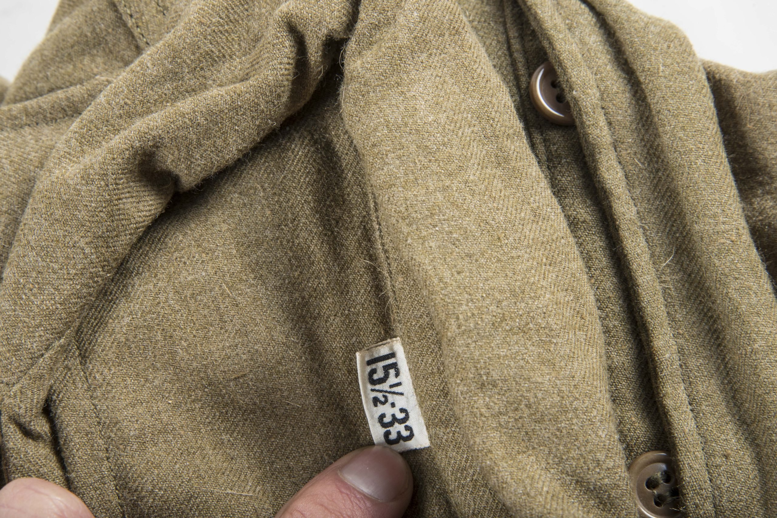 Unissued Quartermaster bundle of 10 US Wool shirts with cutter tags size 15×33 — image 7