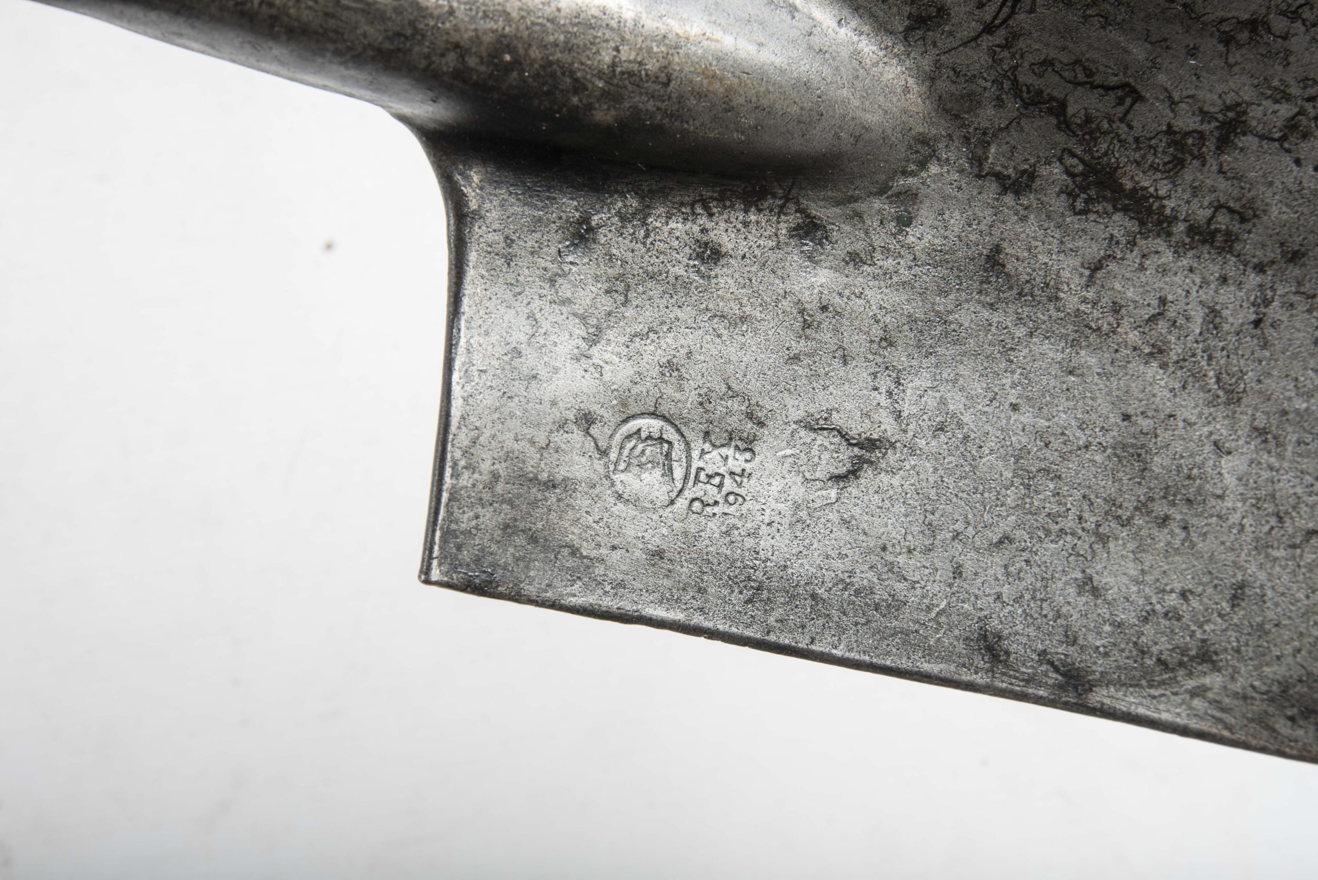 Straight E-tool marked H 1944 — image 3