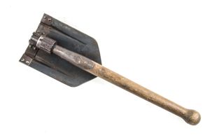 Folding E-tool marked 41 gcq