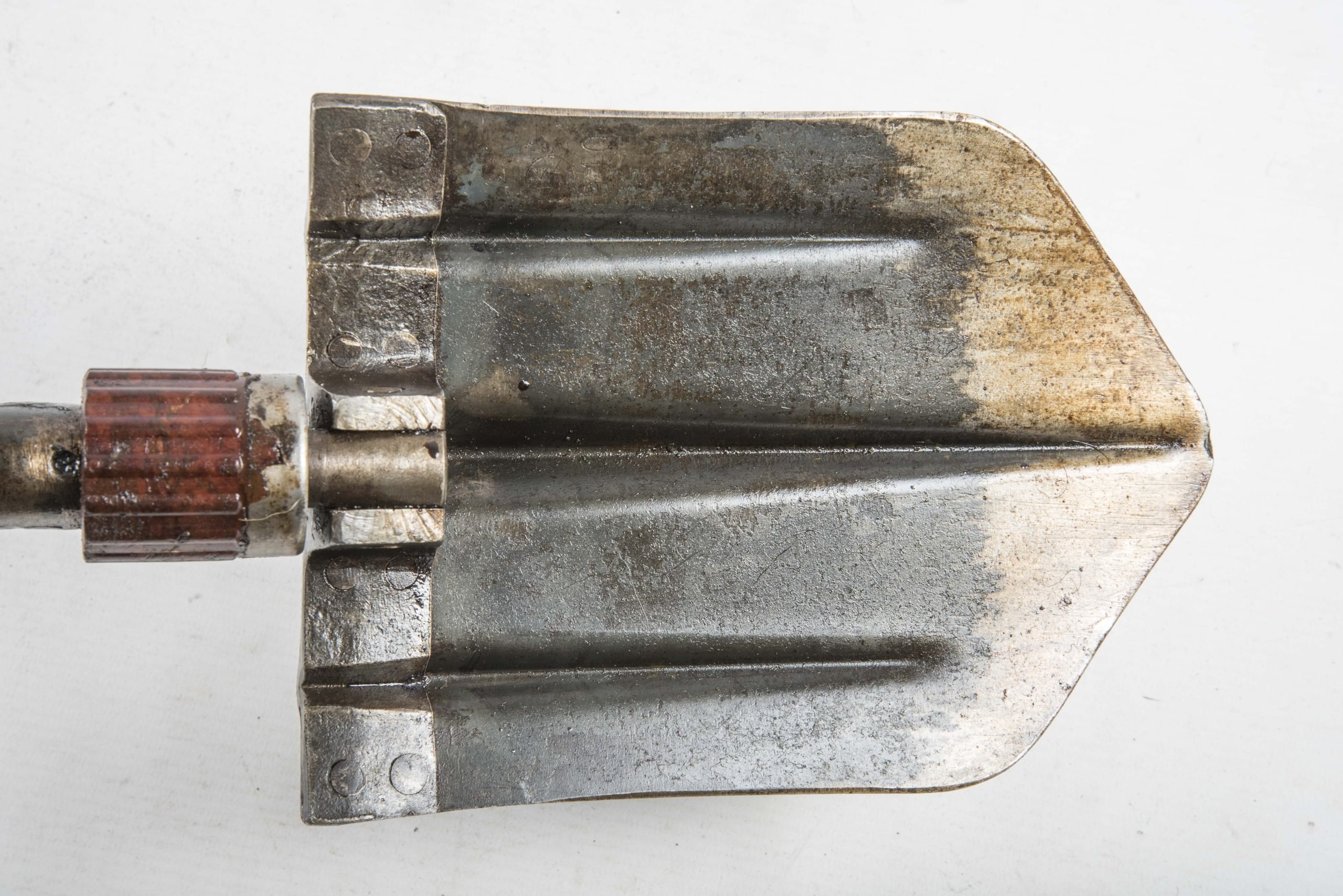 Folding E-tool marked KKK 1940 — image 4