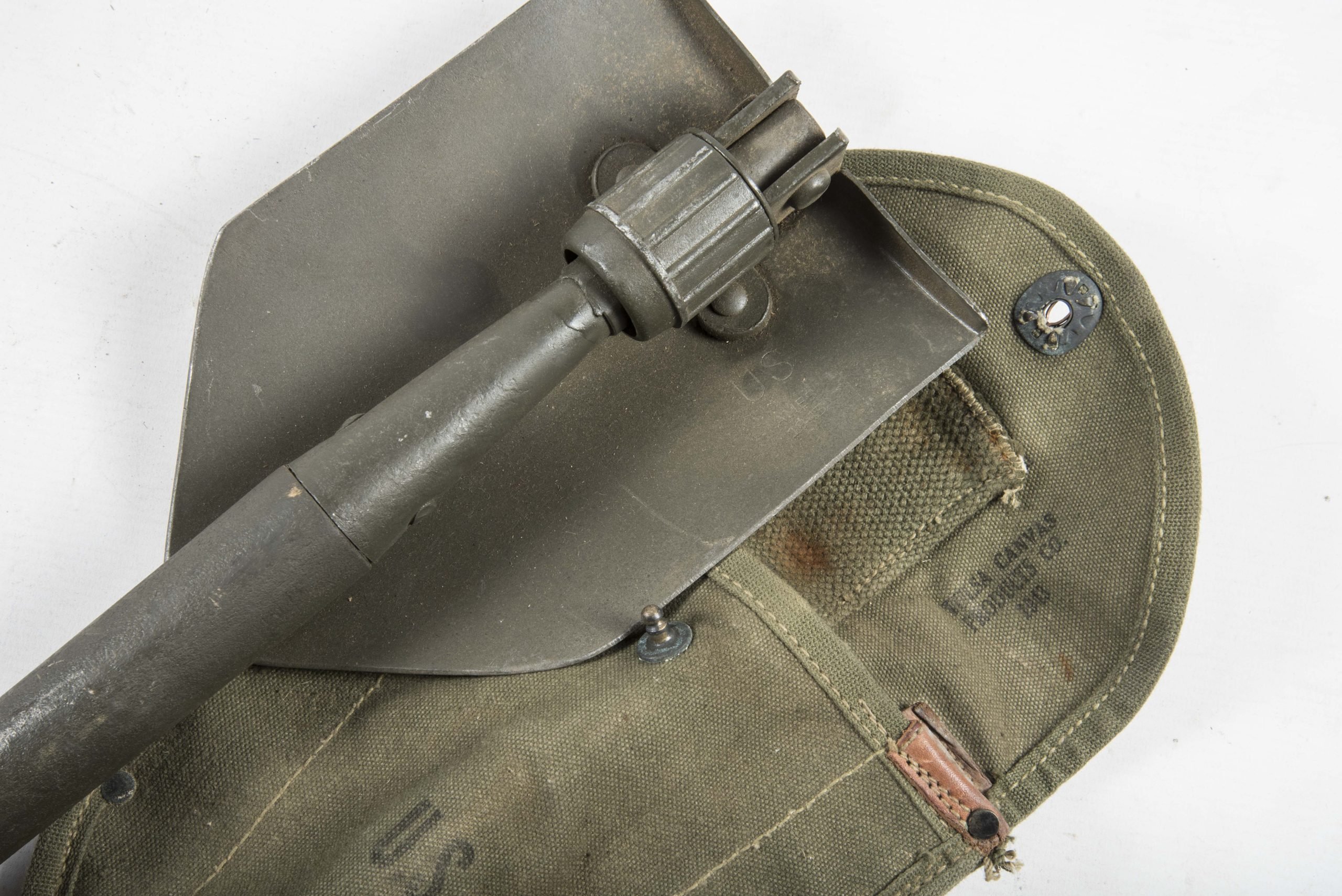 US Folding E-tool marked Tulsa Canvas 1944 — image 3