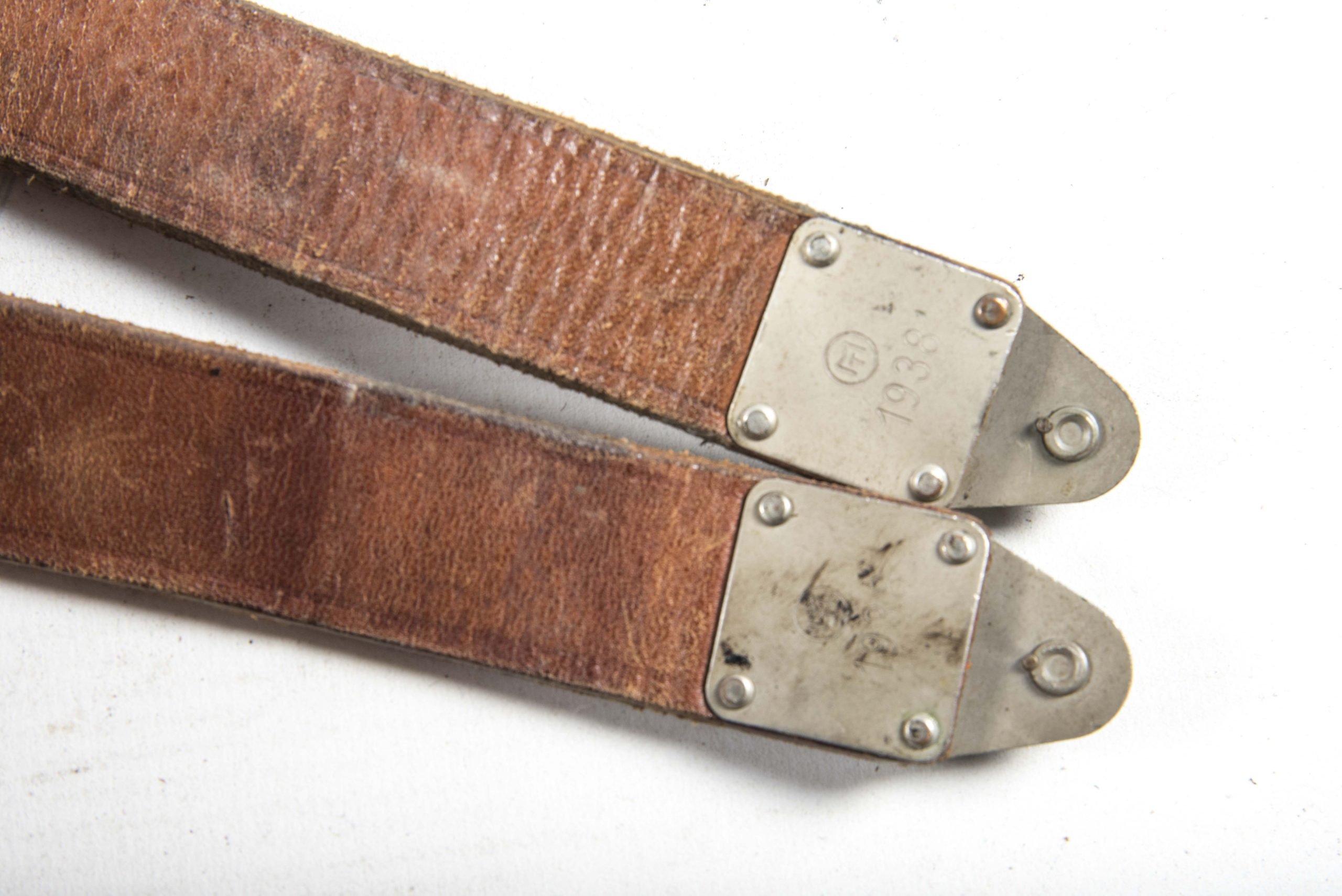 FF33 carrying strap — image 3