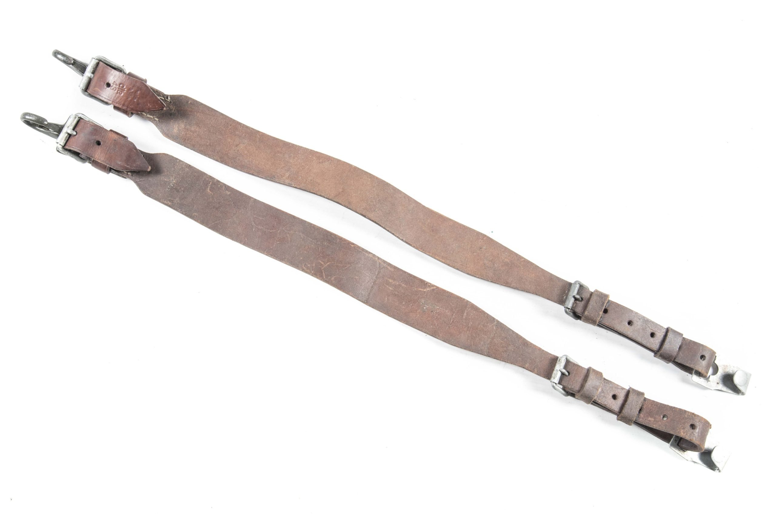 Food container carrying straps marked DLA 43