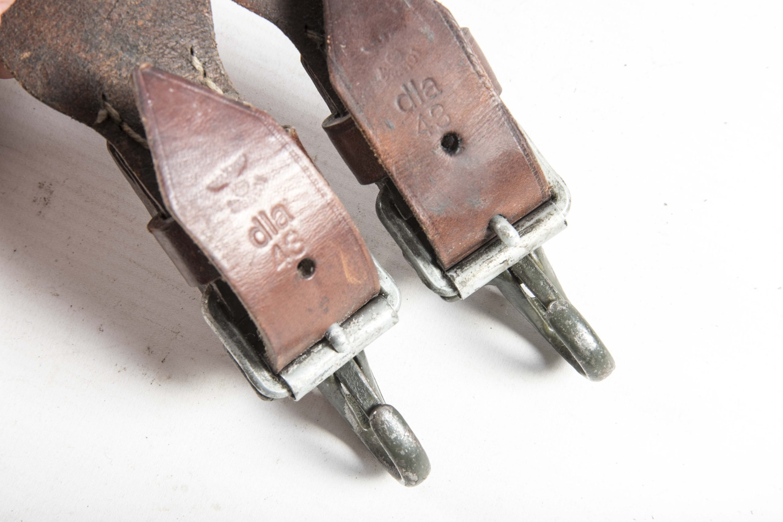 Food container carrying straps marked DLA 43 — image 4