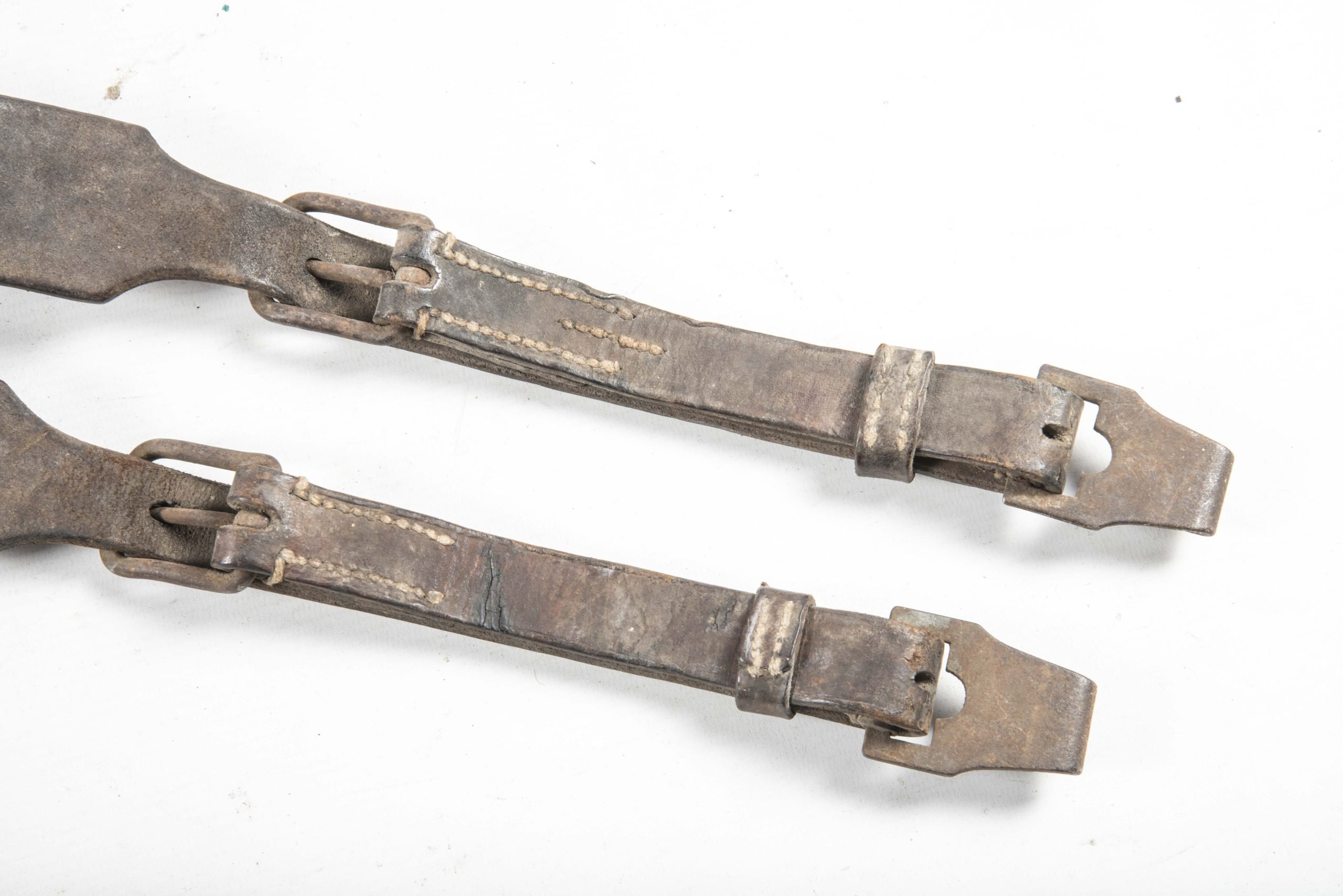 Food container carrying straps marked DLWP 1938 — image 3