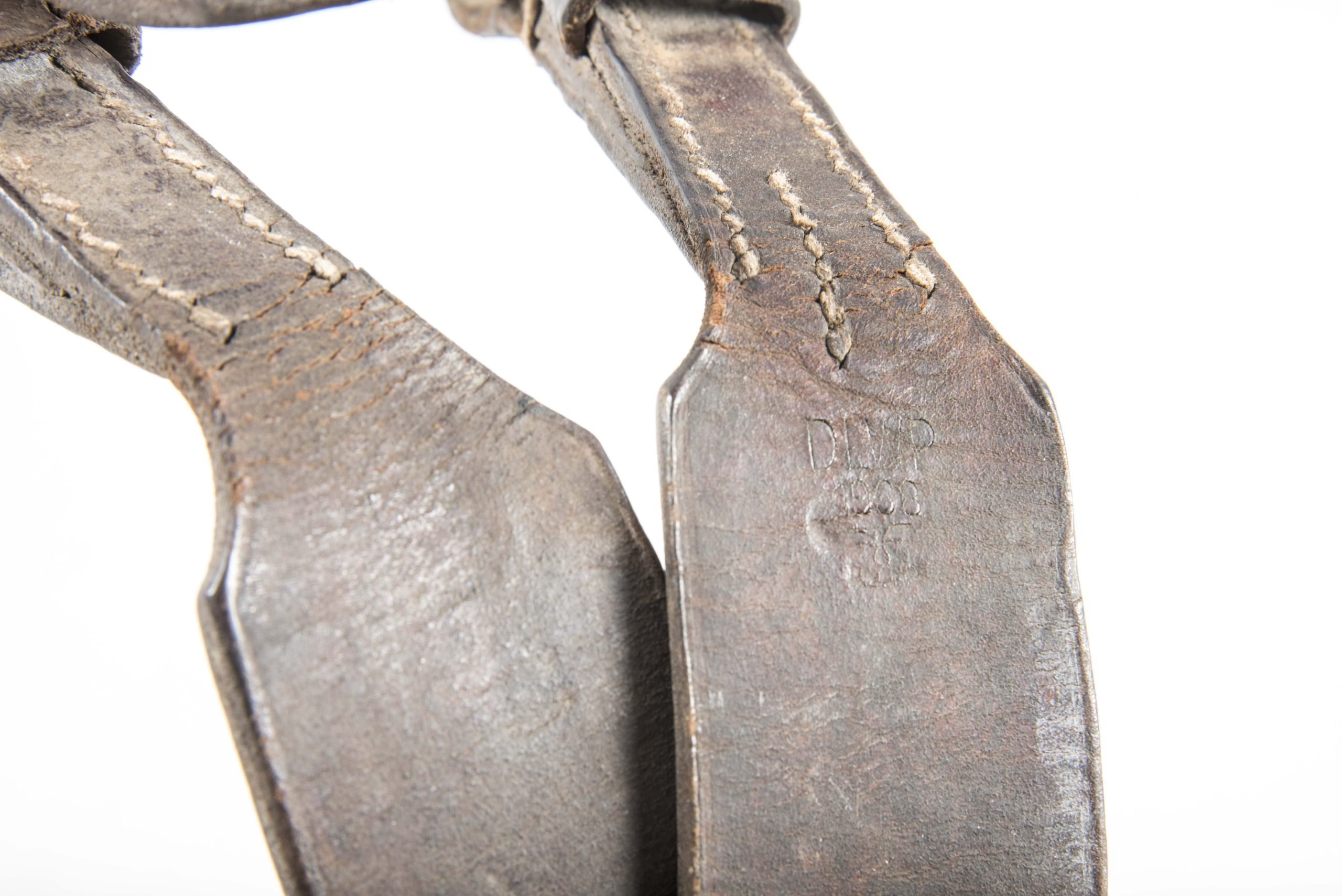 Food container carrying straps marked DLWP 1938 — image 4