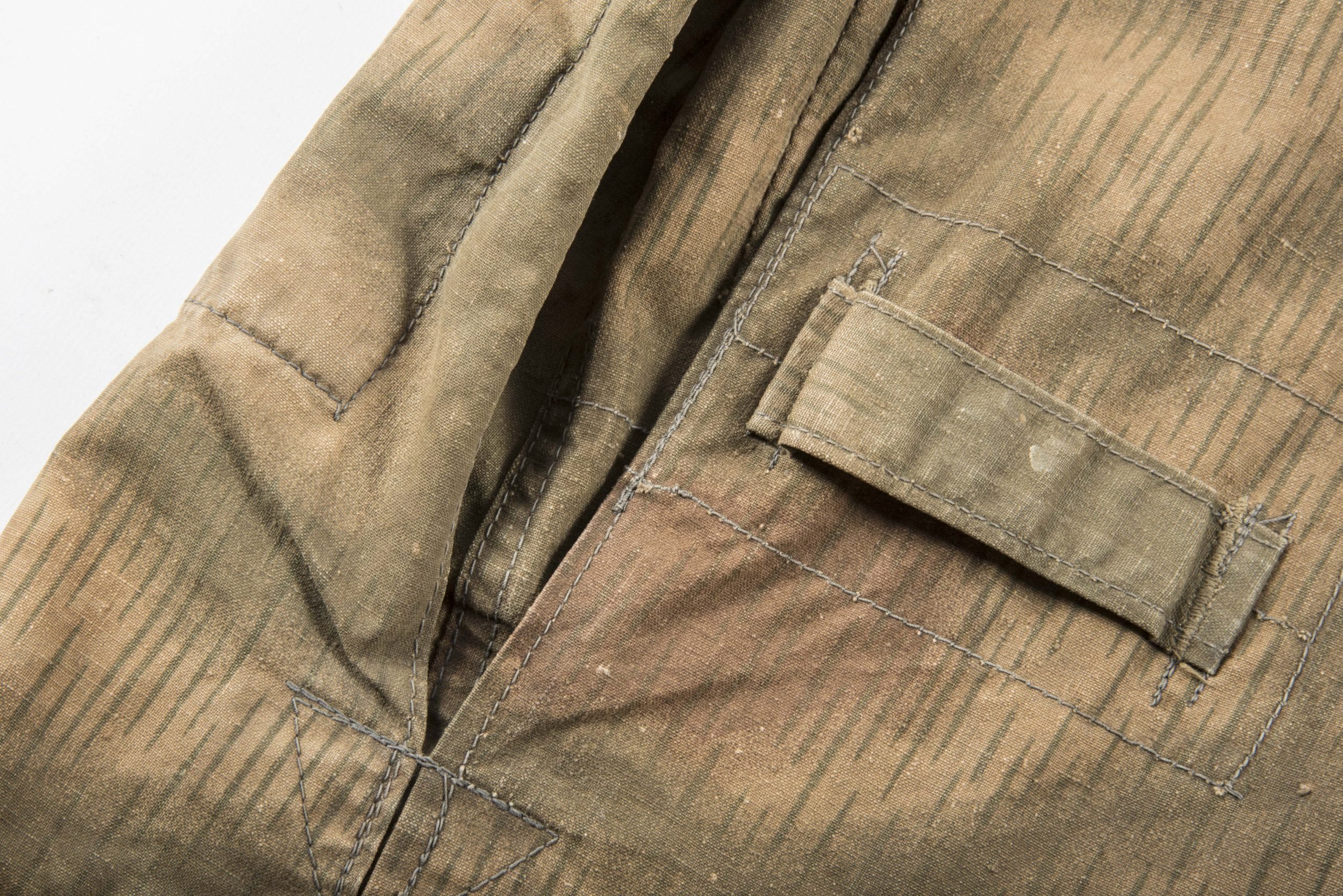 Late war Fallschirmjäger smock in Sumpftarn camouflage marked 0/1283/0040 IIB — image 17