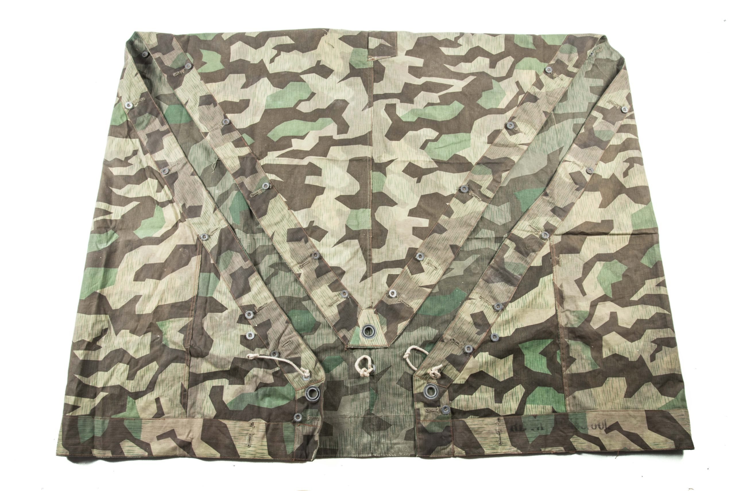 Late war 4-panel M31 Zeltbahn in Reduced Splittertarn camouflage with carbon overprint