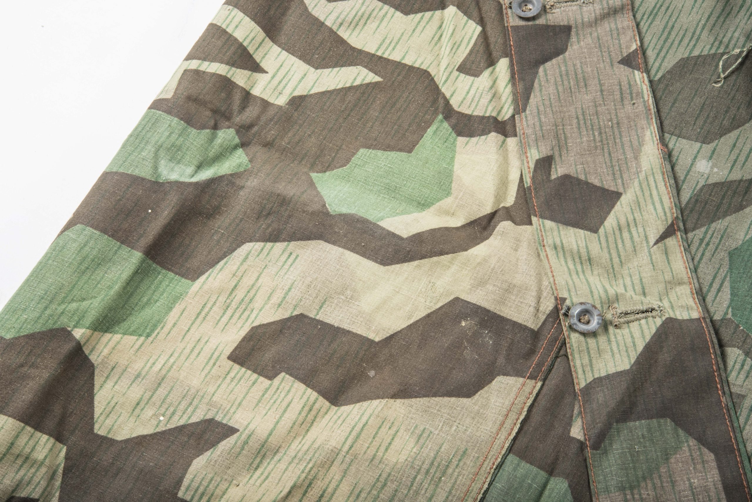 Late war 4-panel M31 Zeltbahn in Reduced Splittertarn camouflage with carbon overprint — image 6