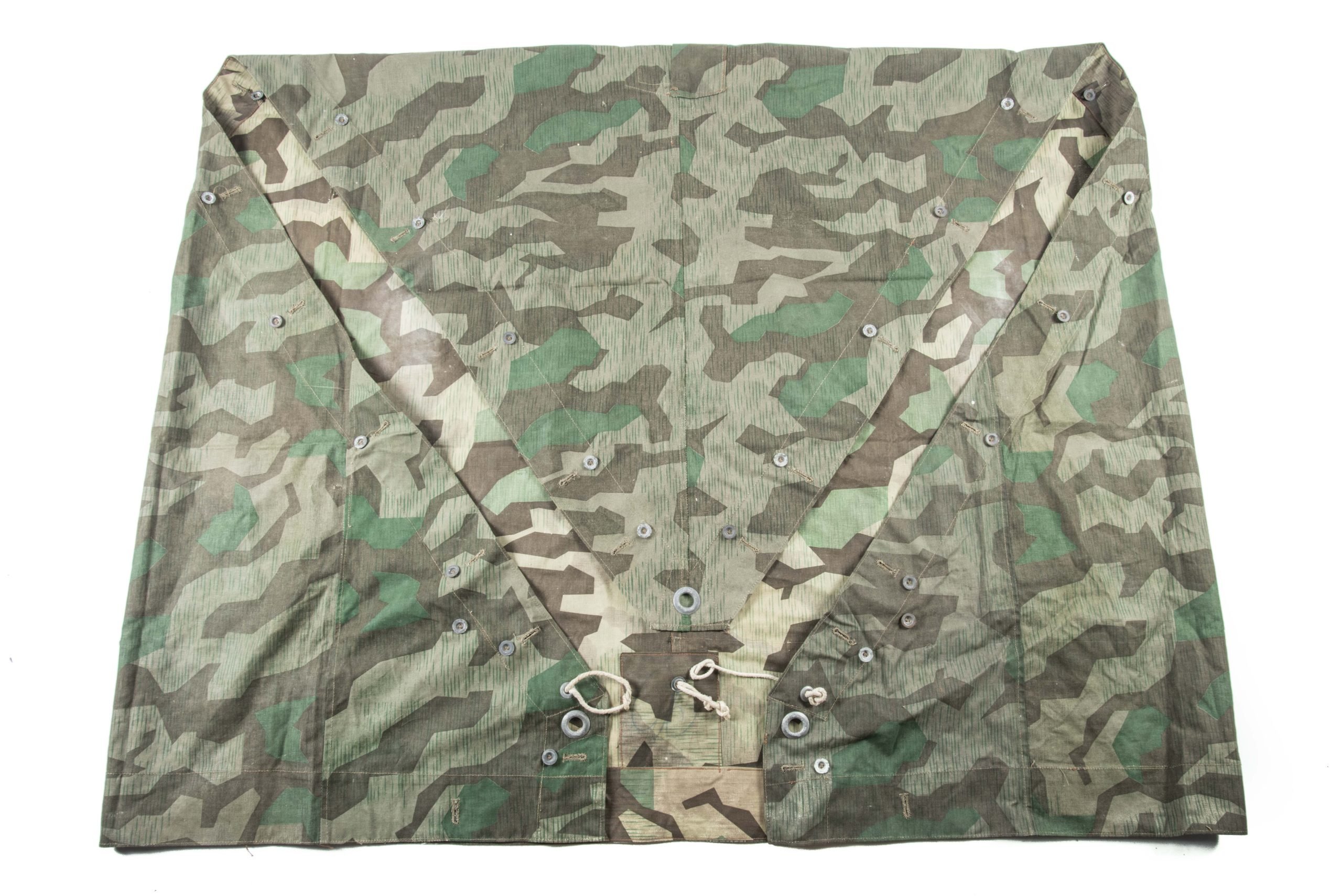 Late war 4-panel M31 Zeltbahn in Reduced Splittertarn camouflage with carbon overprint — image 9