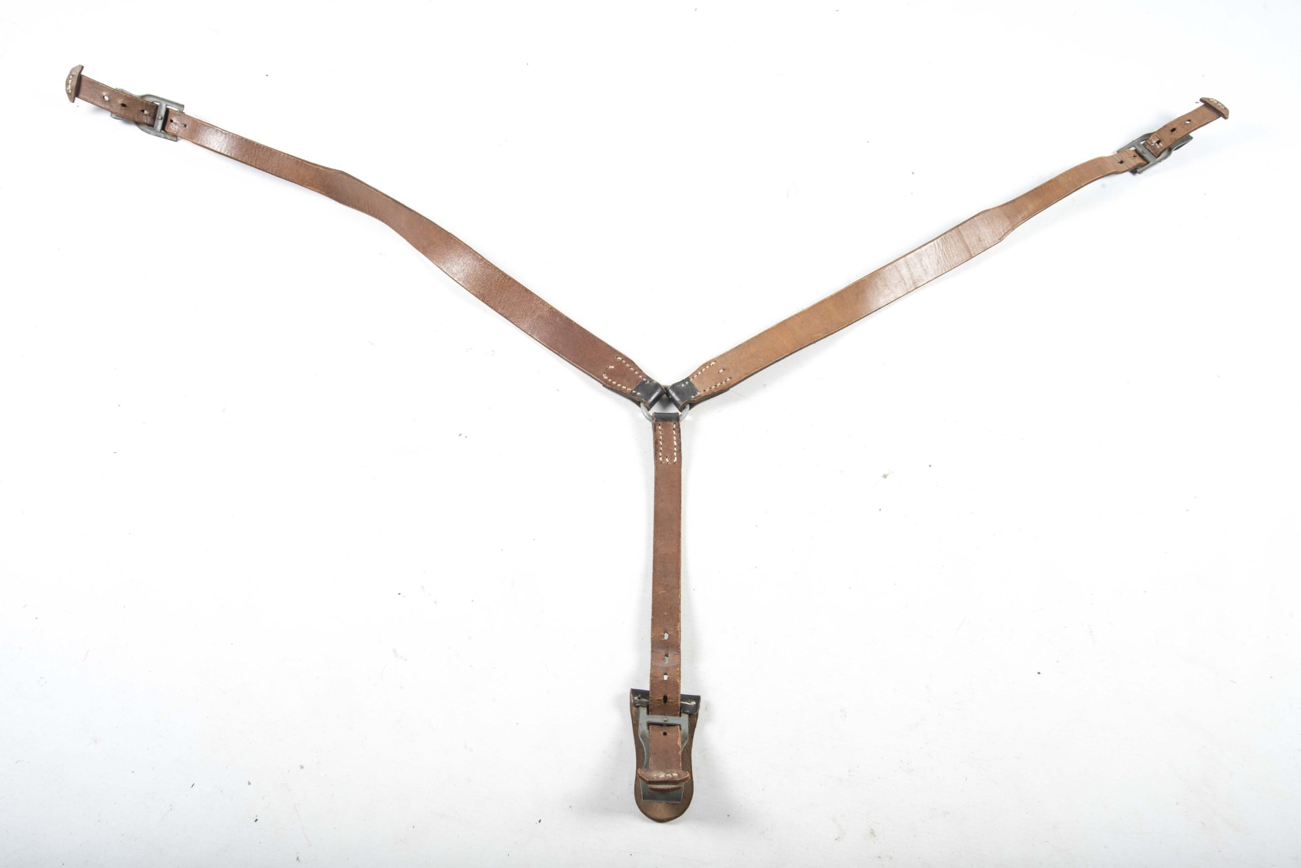 Black lightweight Y-strap marked Sachs & Deisselberg Hamburg 1942 — image 5