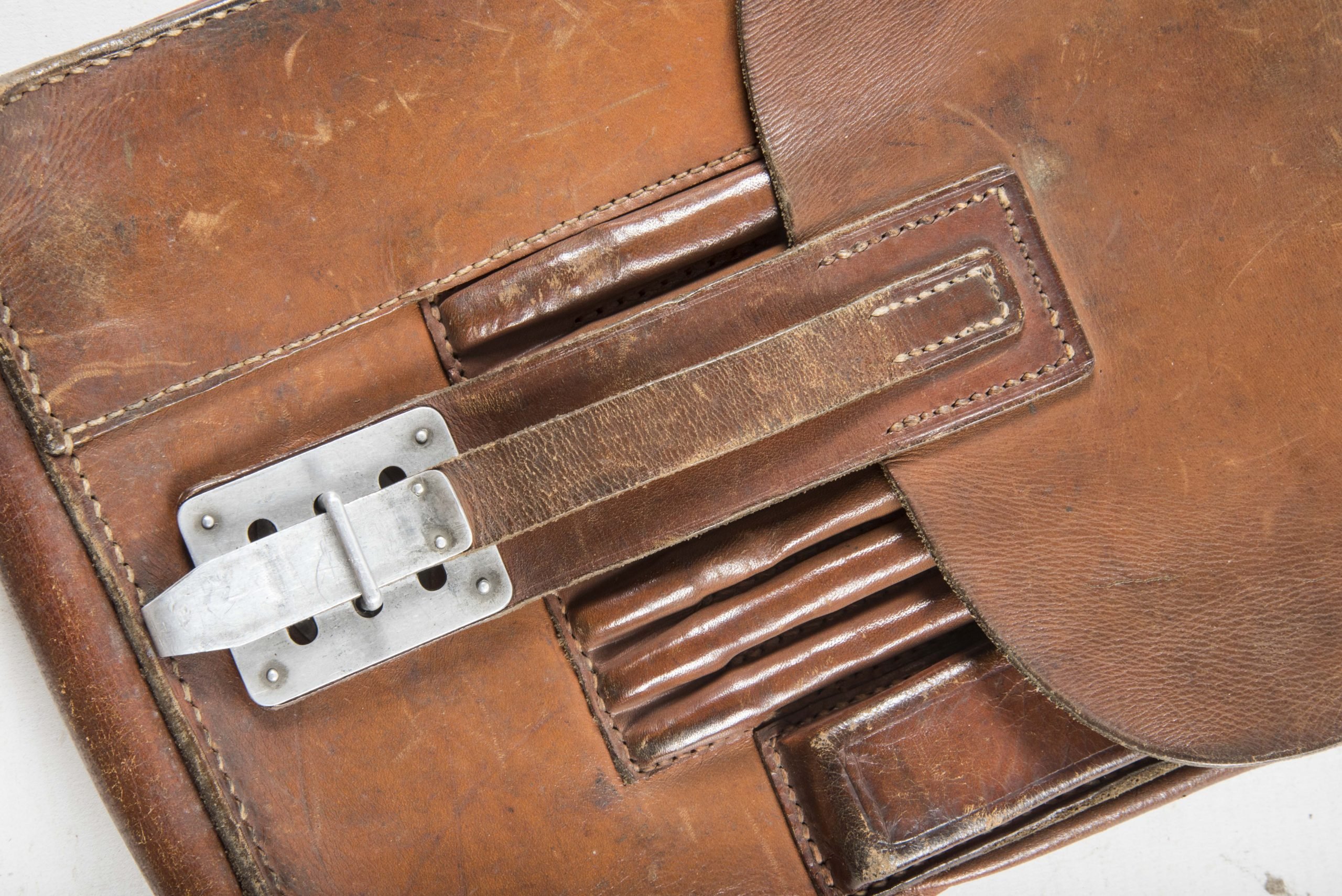 Filled brown leather mapcase marked A. Waldhausen, Köln 1936, Infanterie-Regiment 9 — image 3