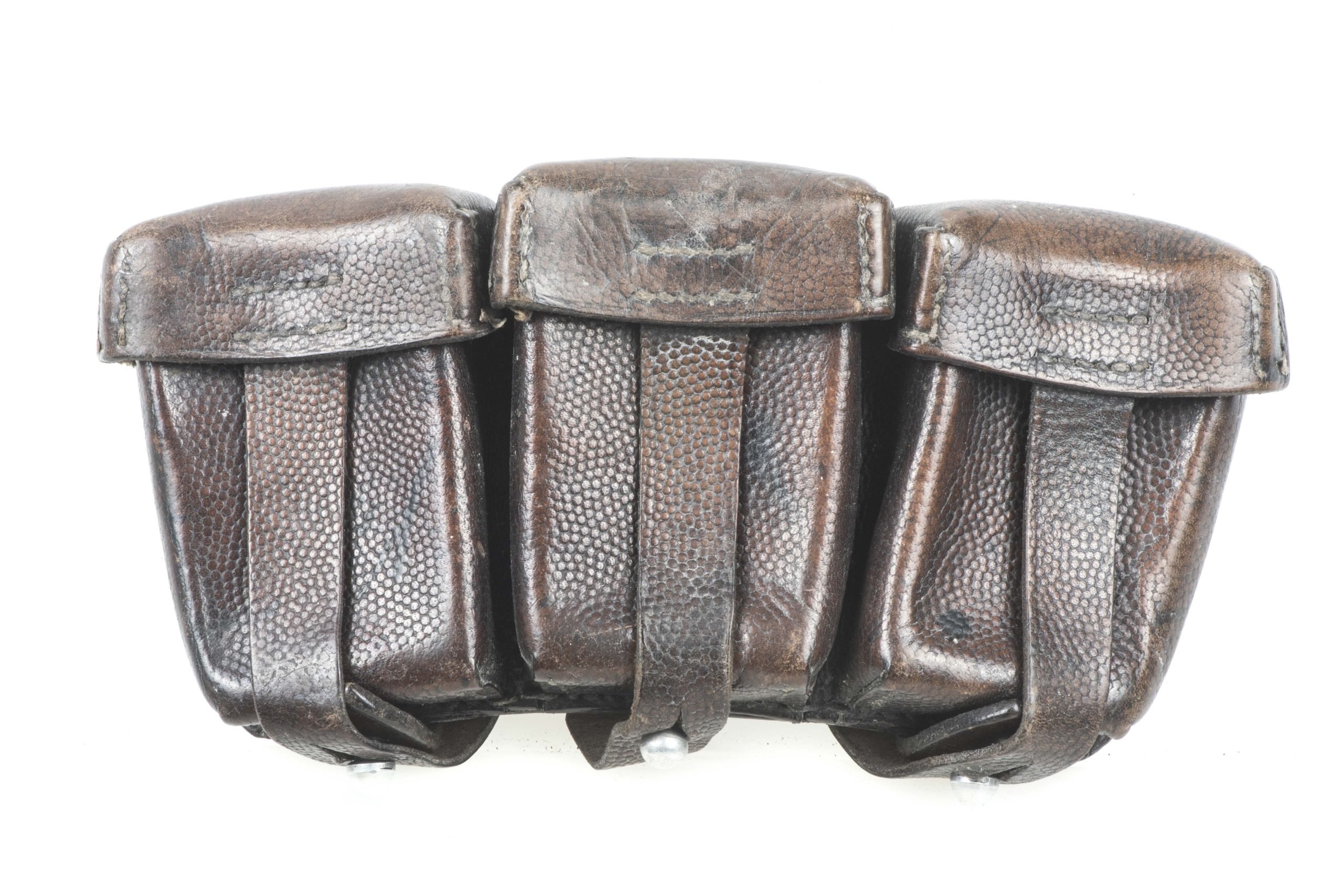 Kriegsmarine K98 pouch marked G. Genschow Berlin 1940