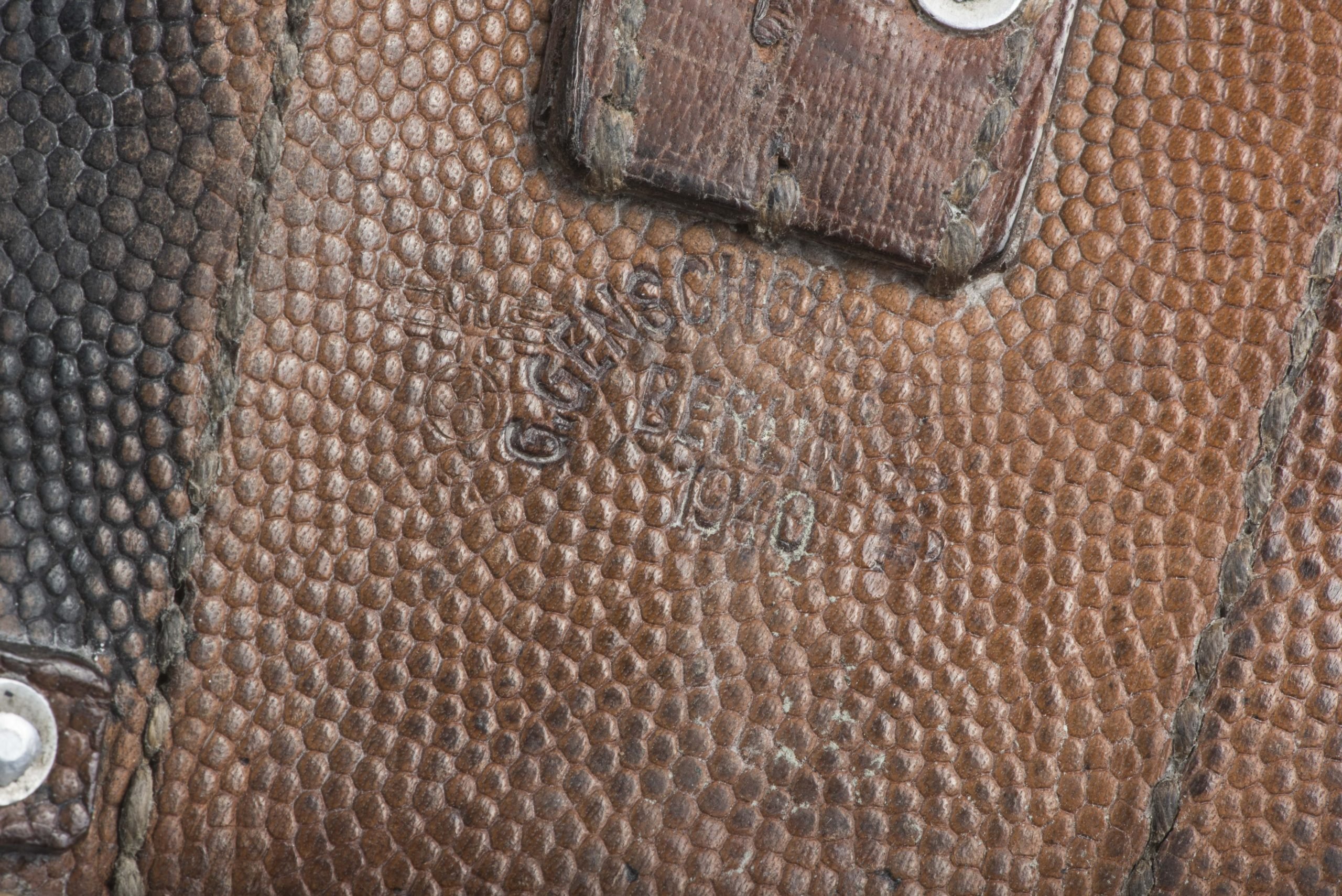 Kriegsmarine K98 pouch marked G. Genschow Berlin 1940 — image 3