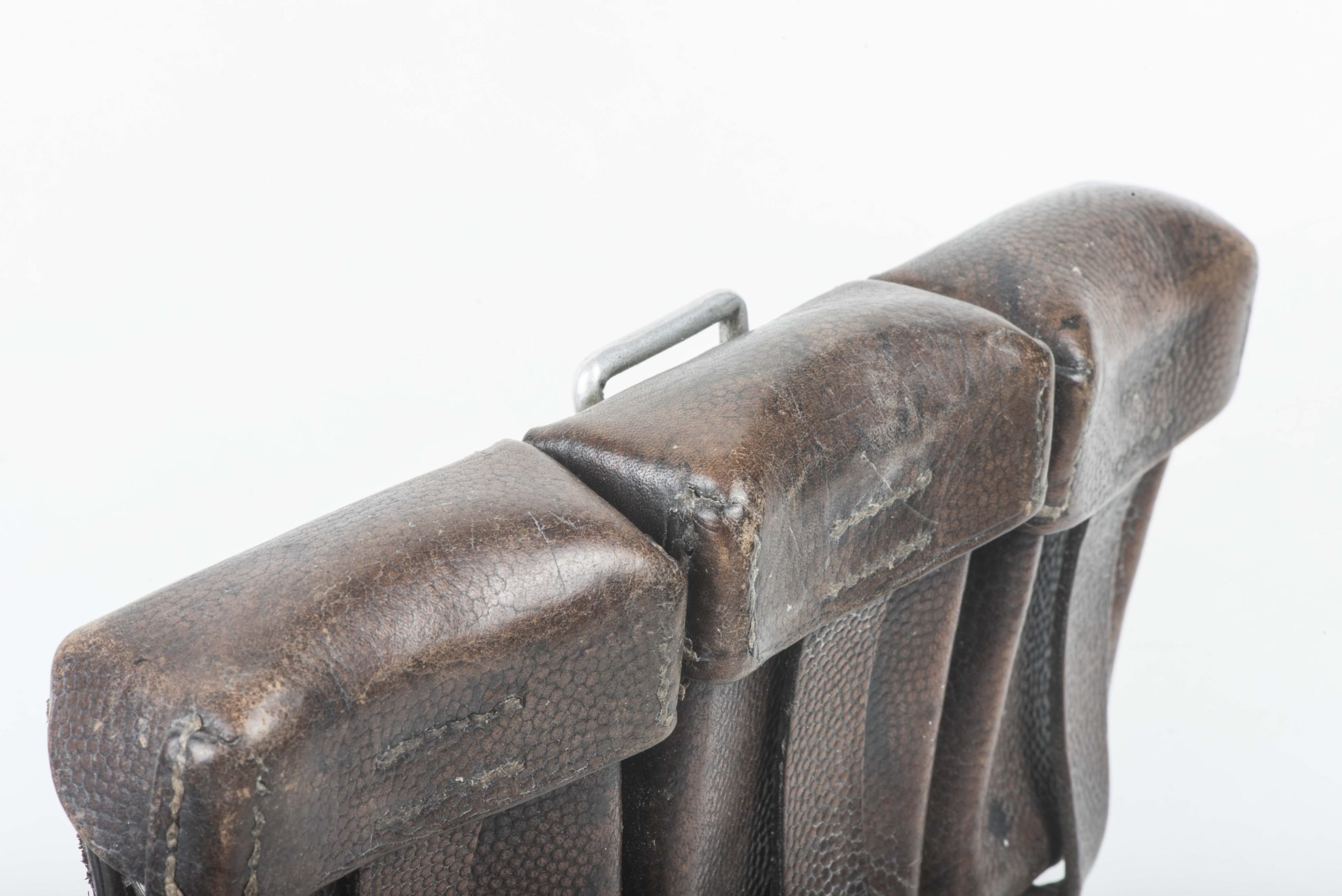 Kriegsmarine K98 pouch marked G. Genschow Berlin 1940 — image 7