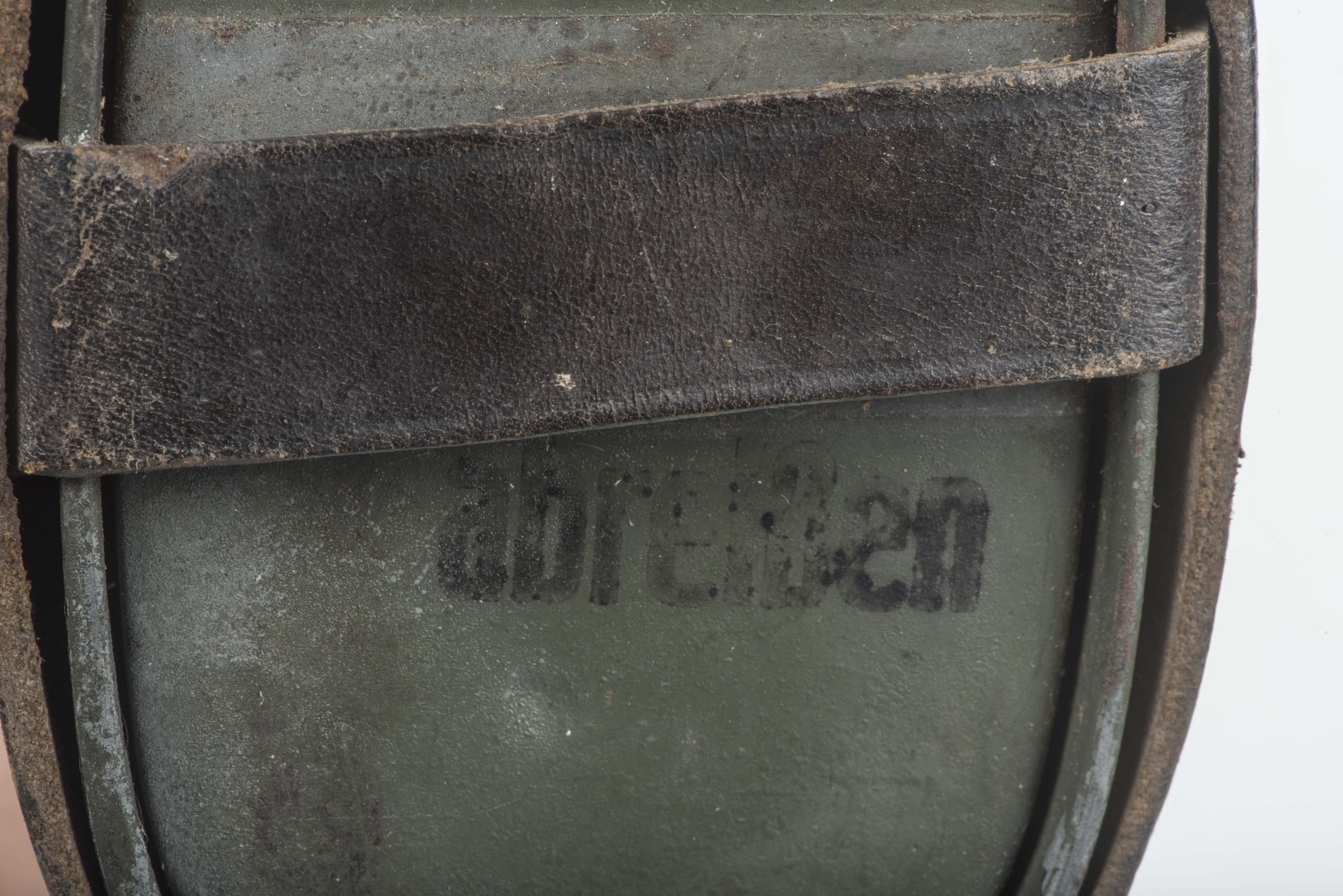 Rare Kavallerietasche Reichswehr gasmask filter marked R. Larsen Berlin S.W.4B, FB 41 bwz — image 12