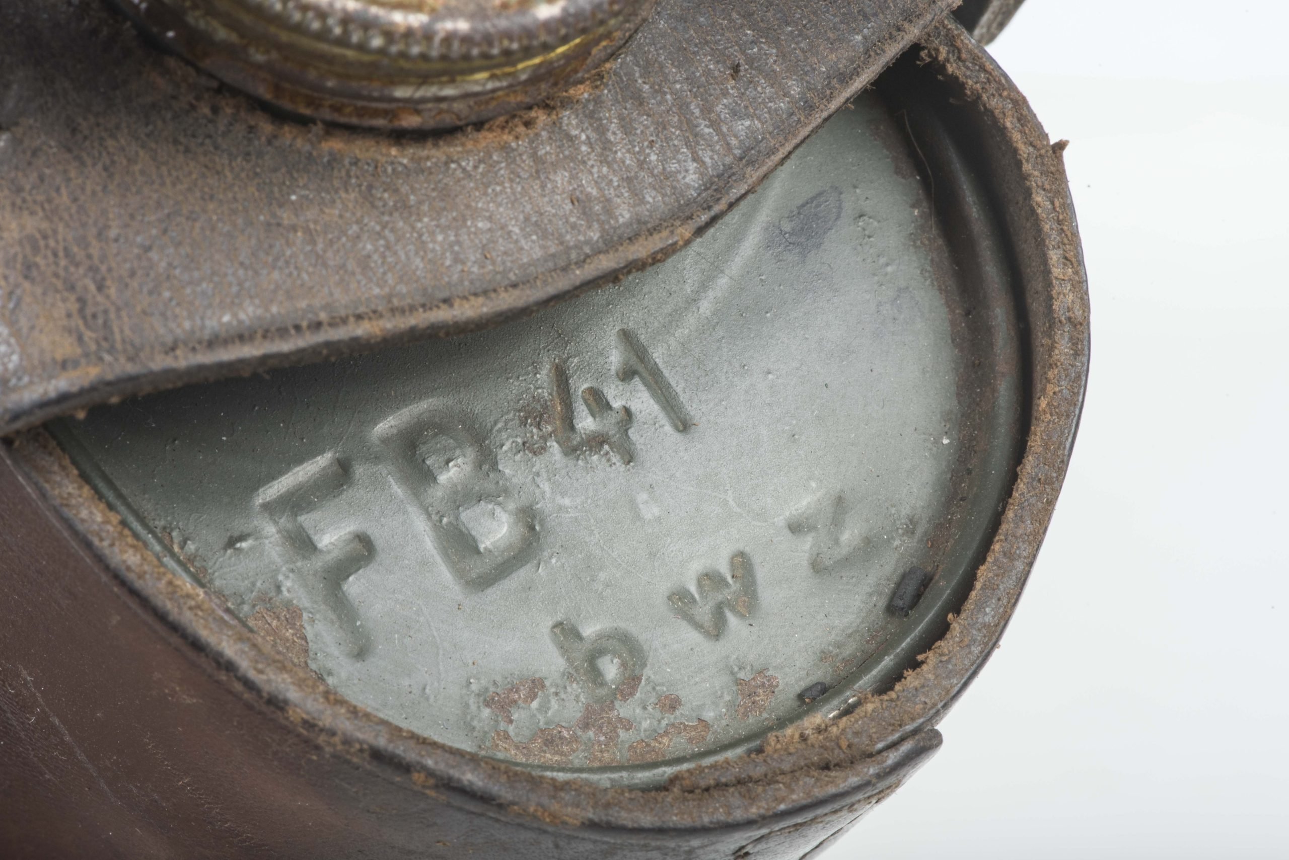 Rare Kavallerietasche Reichswehr gasmask filter marked R. Larsen Berlin S.W.4B, FB 41 bwz — image 7