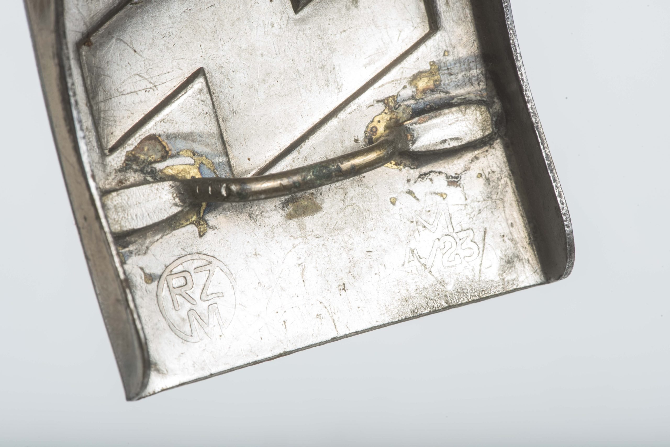 Deutsche Jugend belt buckle marked RZM M4/23 — image 3