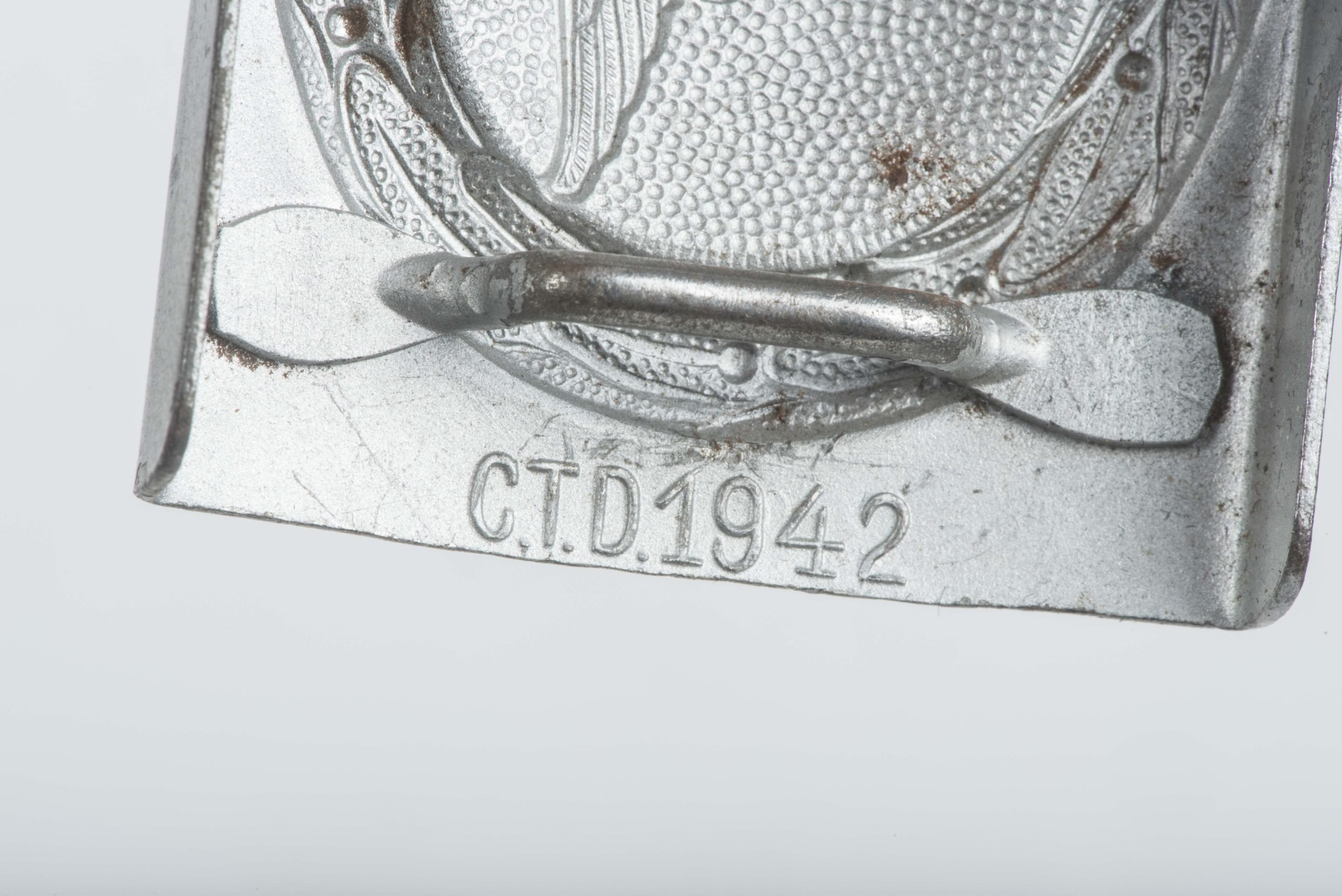 Rare Luftwaffe steel buckle marked C.T.D. 1942 — image 3