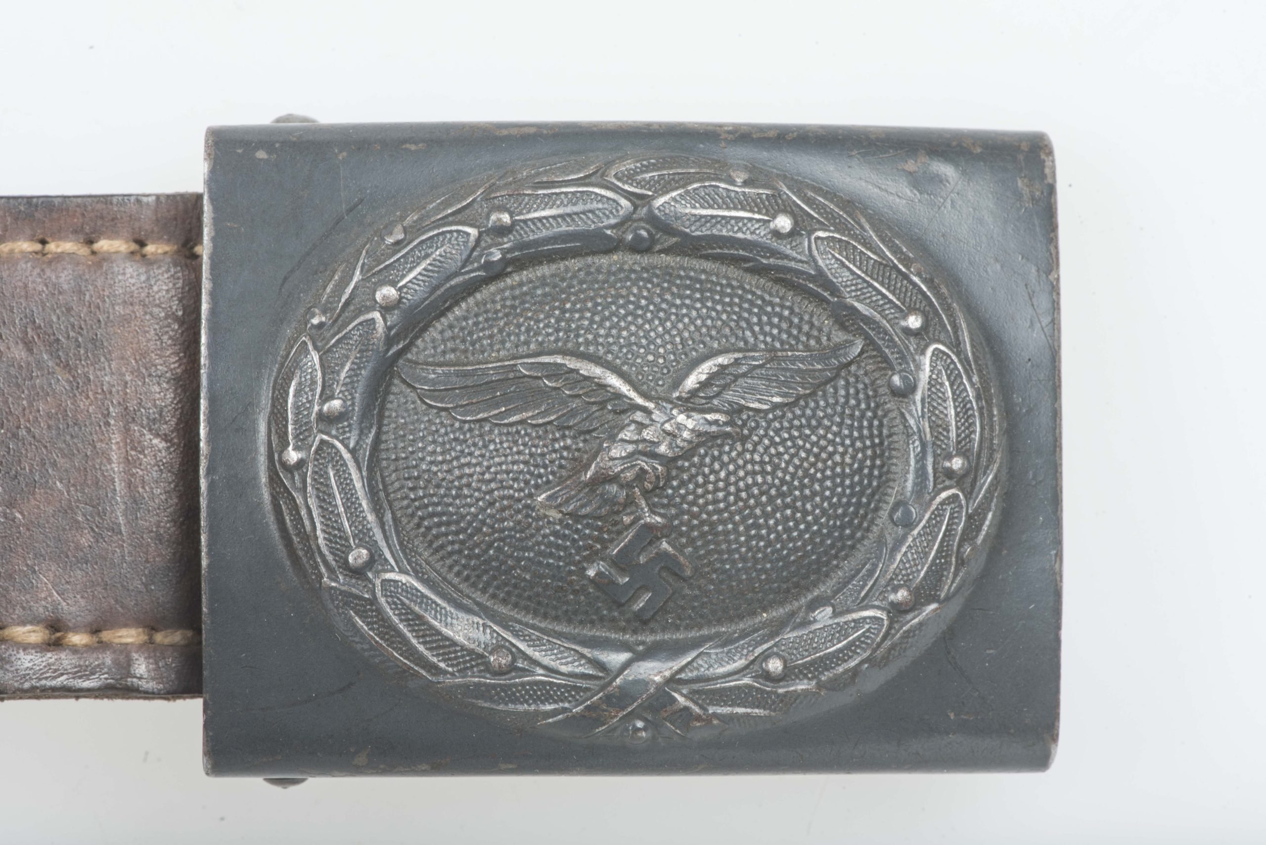 Tabbed steel Luftwaffe belt buckle marked R. Sieper & Söhne Lüdenscheid 1942 — image 2
