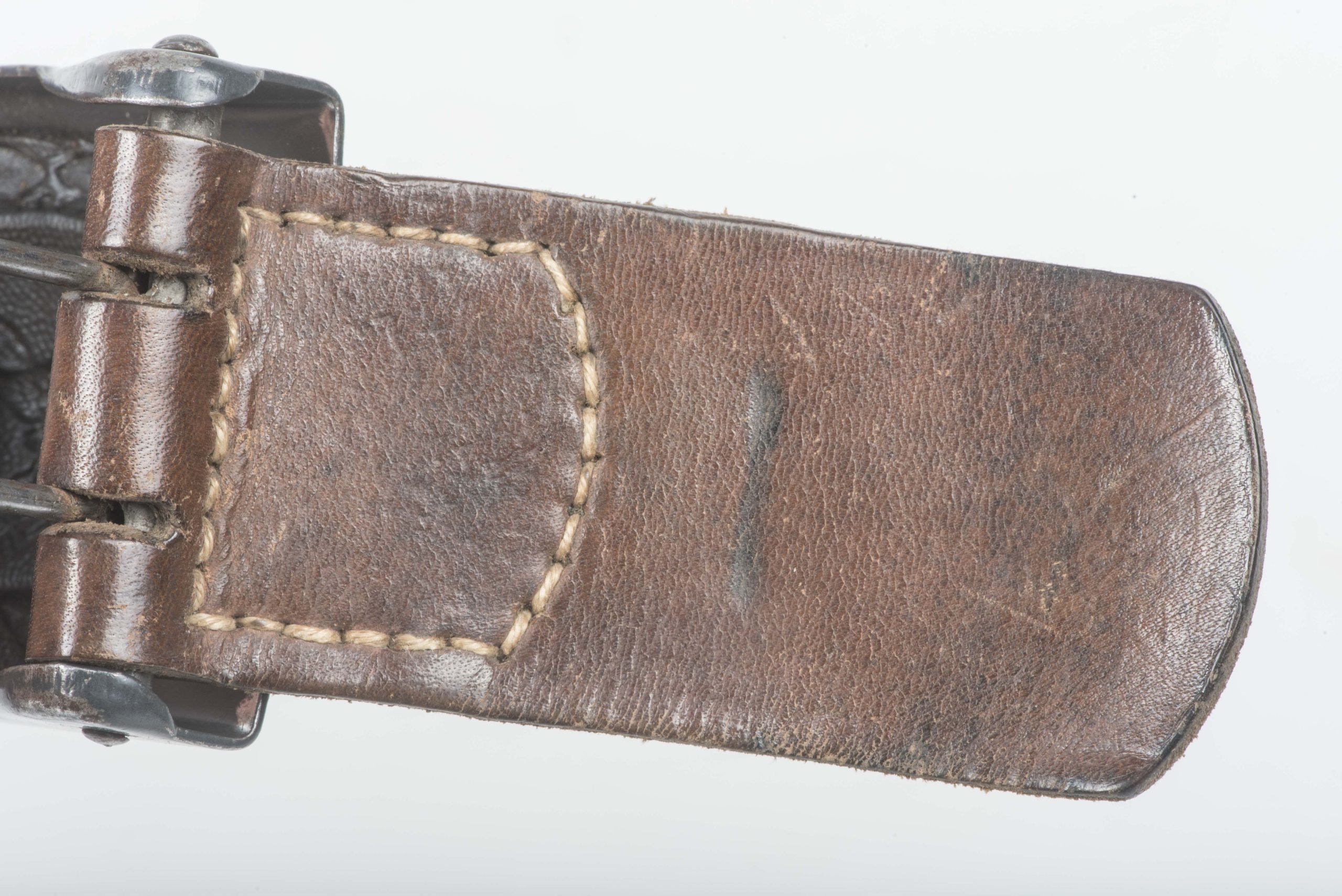 Tabbed steel Luftwaffe belt buckle marked R. Sieper & Söhne Lüdenscheid 1942 — image 6