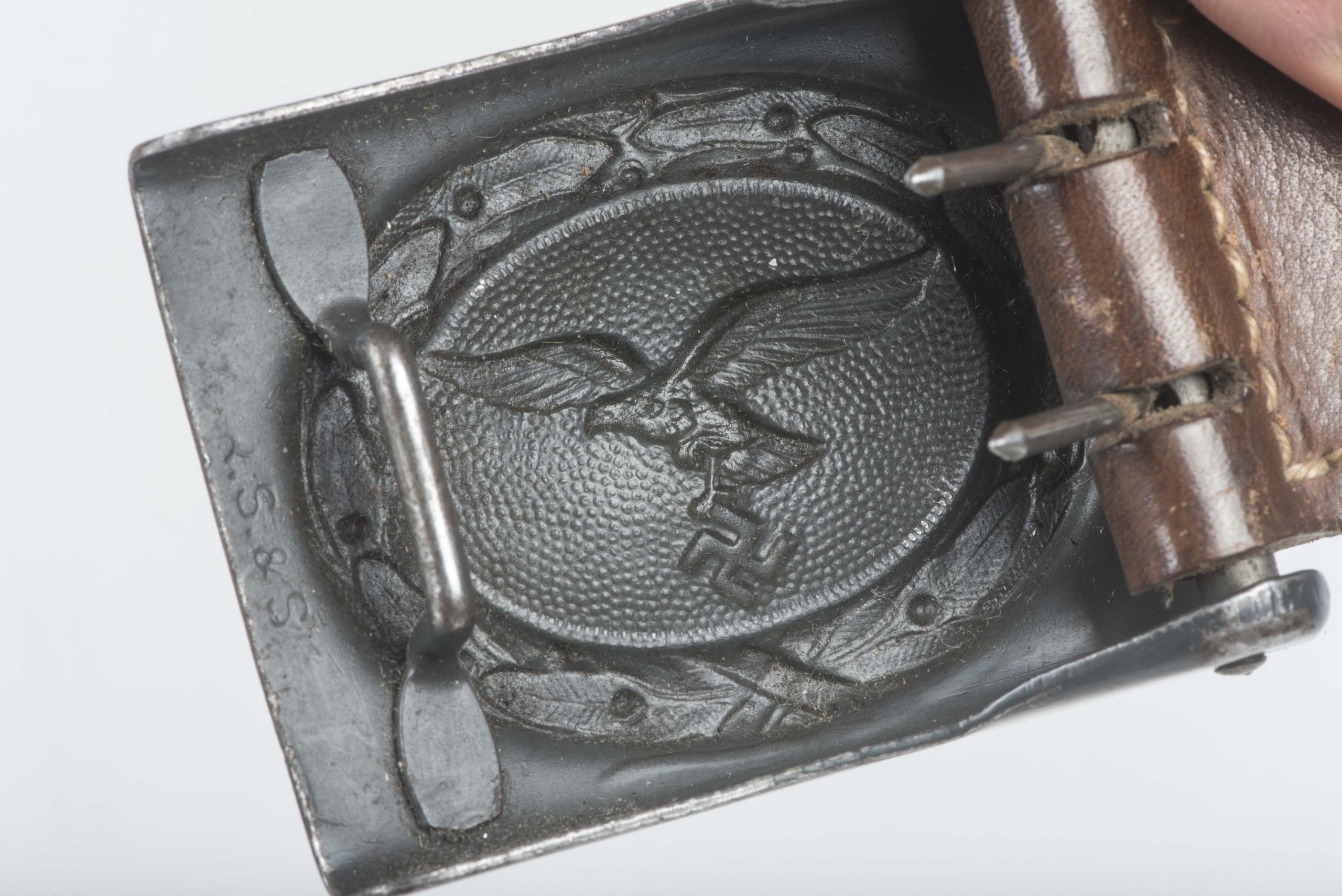 Tabbed steel Luftwaffe belt buckle marked R. Sieper & Söhne Lüdenscheid 1942 — image 7
