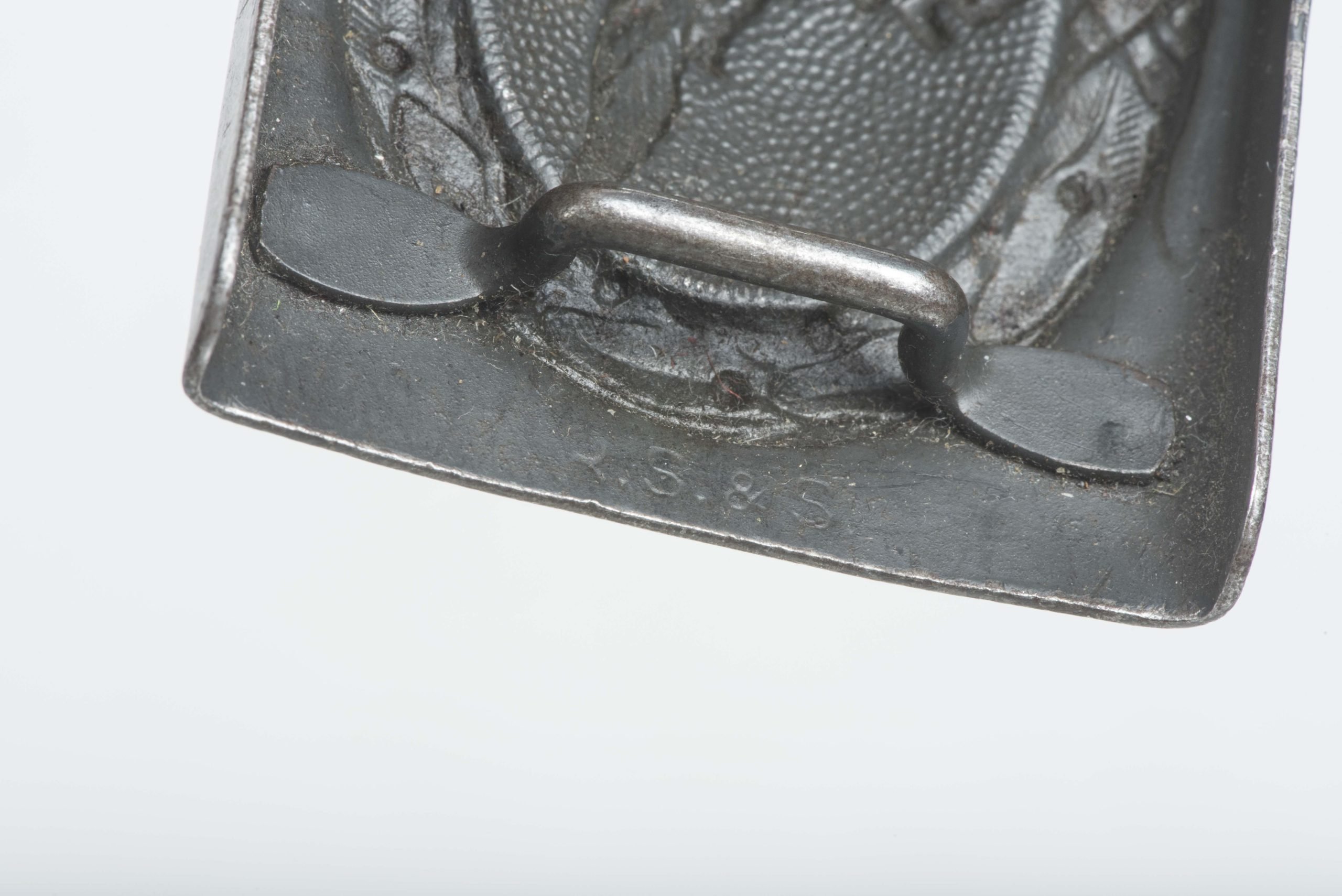 Tabbed steel Luftwaffe belt buckle marked R. Sieper & Söhne Lüdenscheid 1942 — image 8