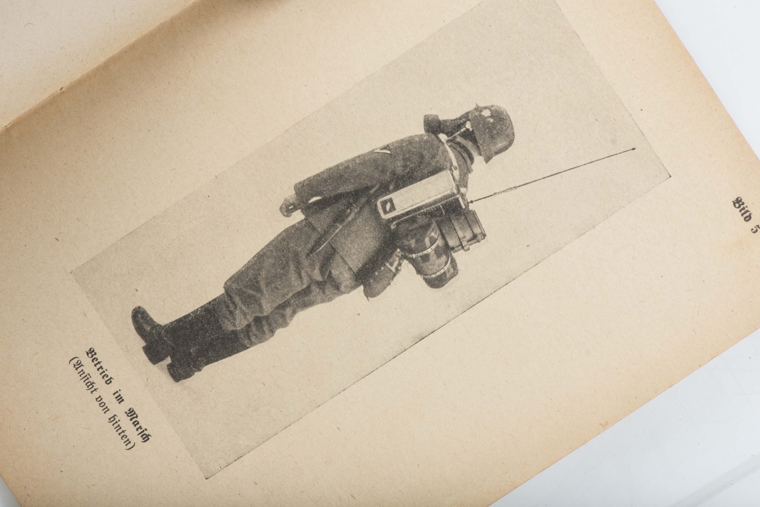 Merkblatt D 998/5 zur Bedienung der Feldfunksprecher b und C — image 14