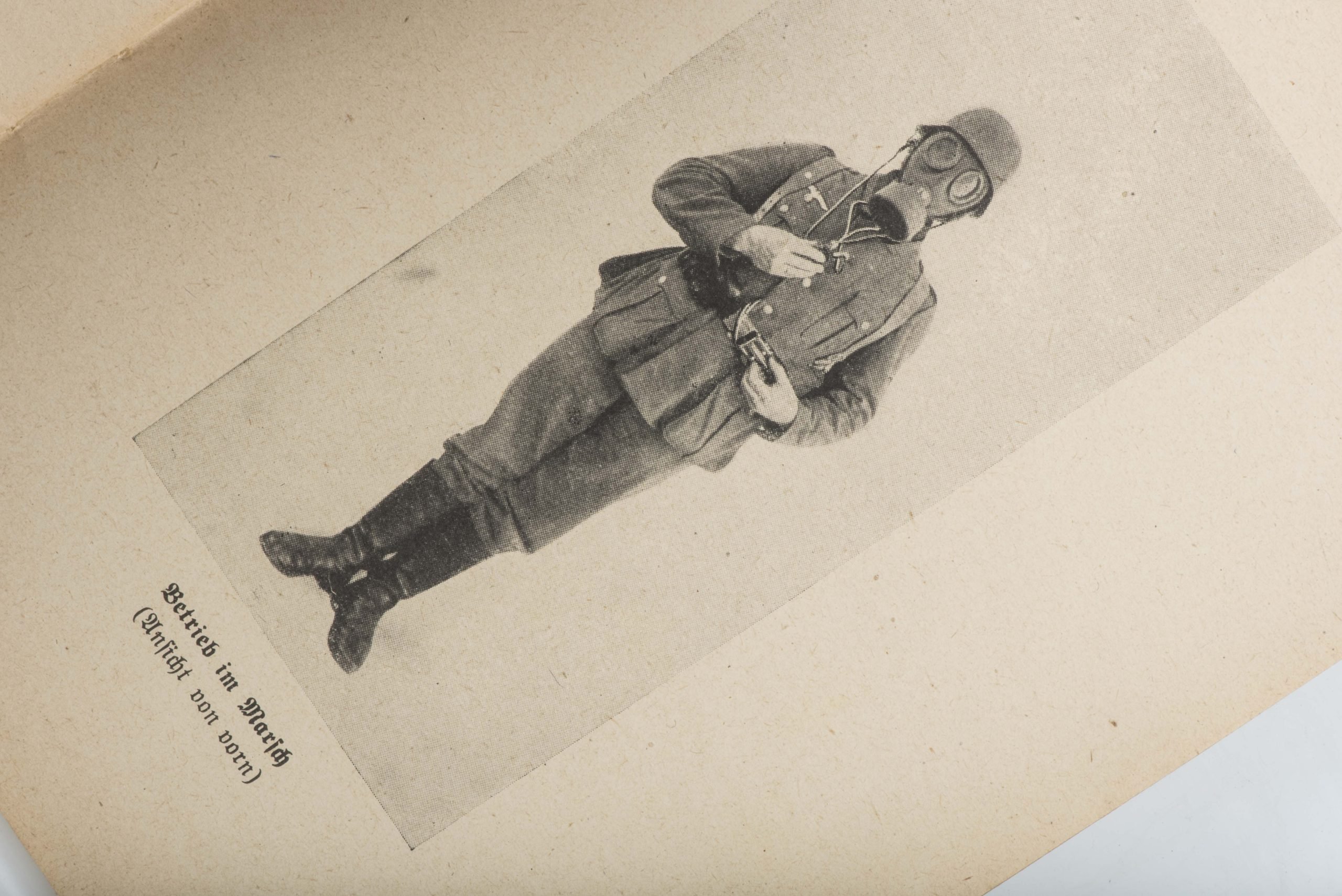 Merkblatt D 998/5 zur Bedienung der Feldfunksprecher b und C — image 15