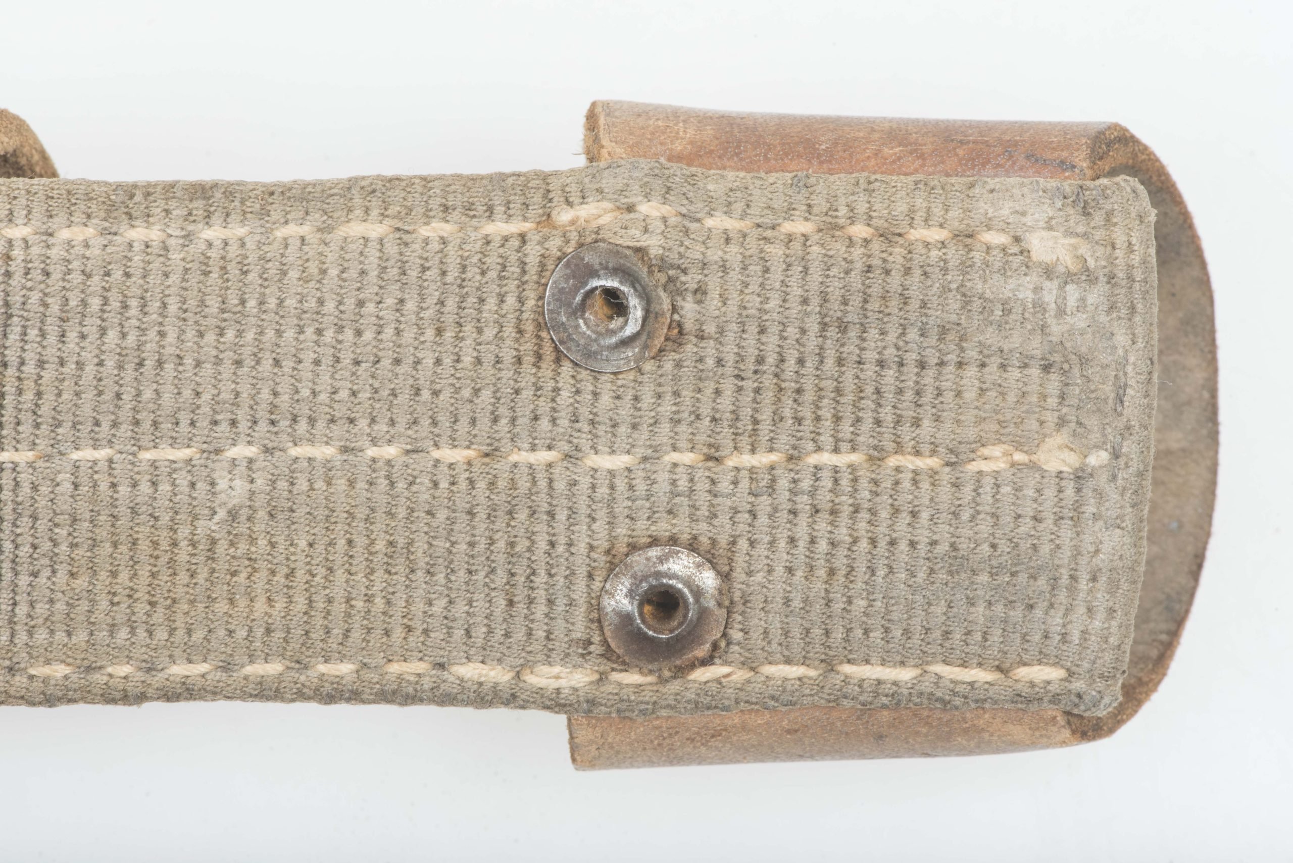 Rare late war grey webbing K98 bayonet frog — image 3