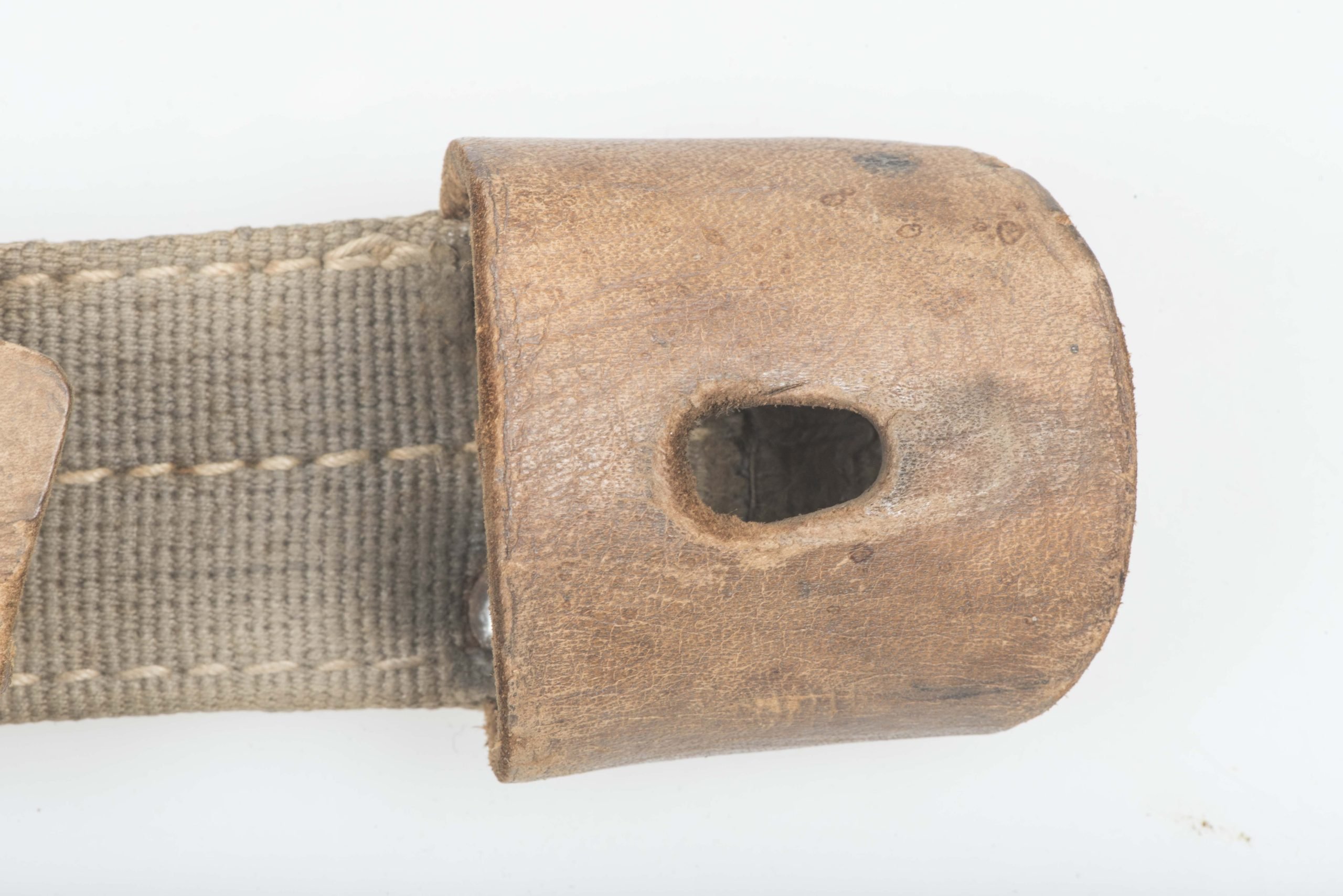 Rare late war grey webbing K98 bayonet frog — image 4