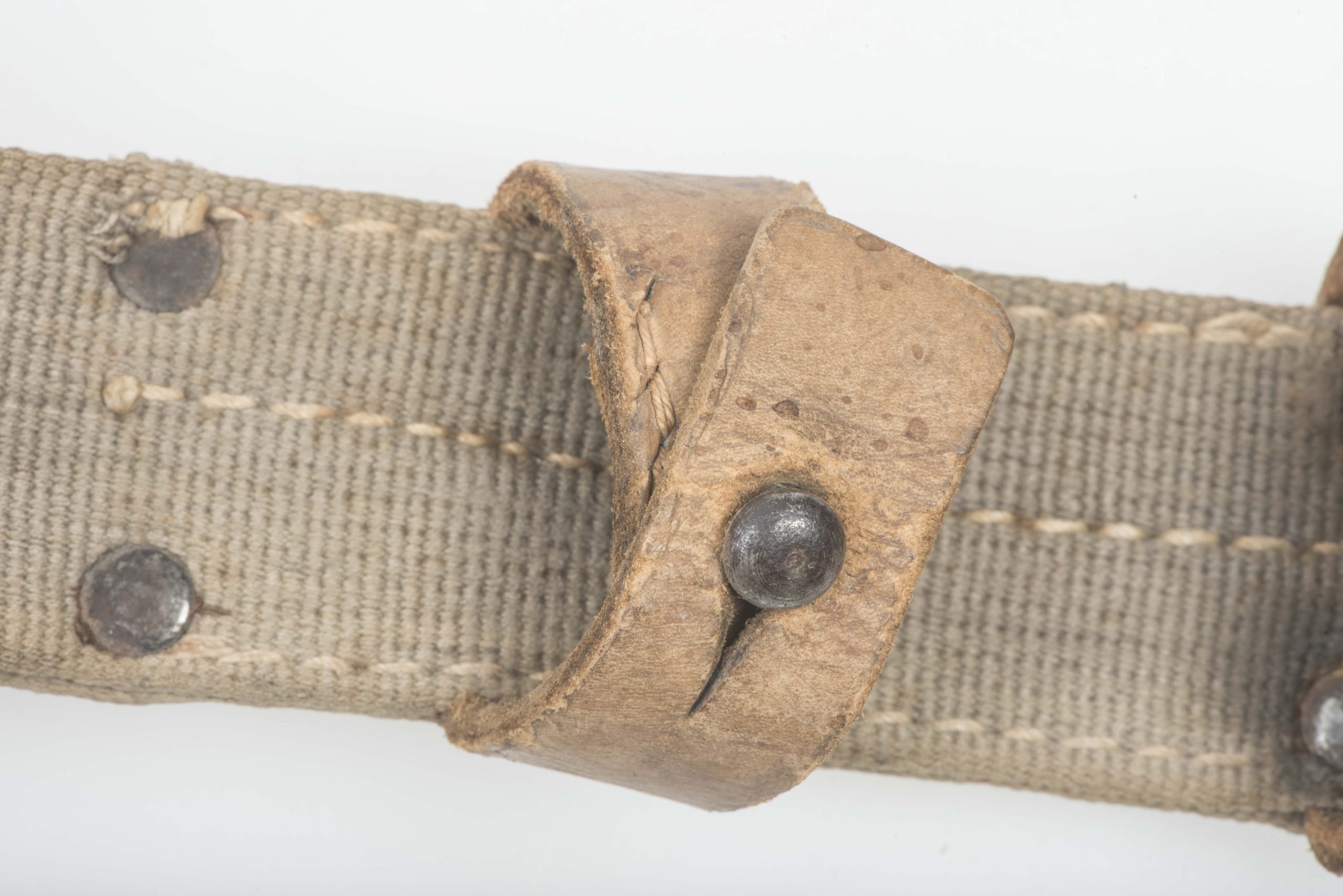 Rare late war grey webbing K98 bayonet frog — image 5