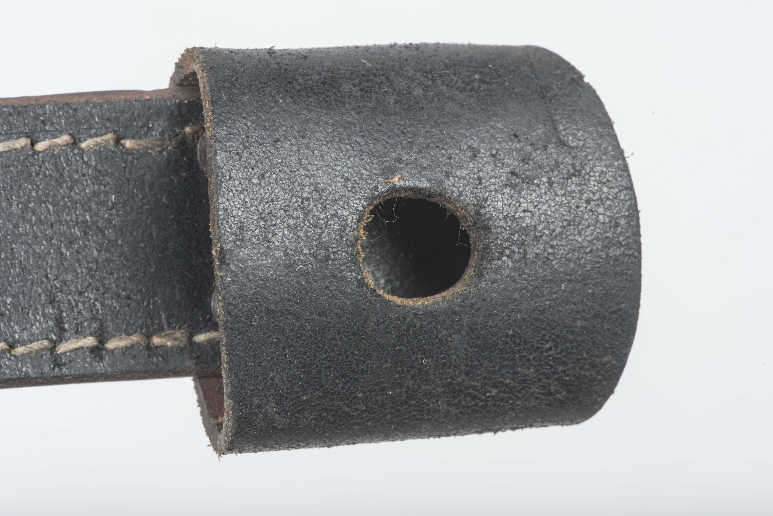 Late war K98 bayonet frog marked RBNr. 0/1001/0038 — image 5