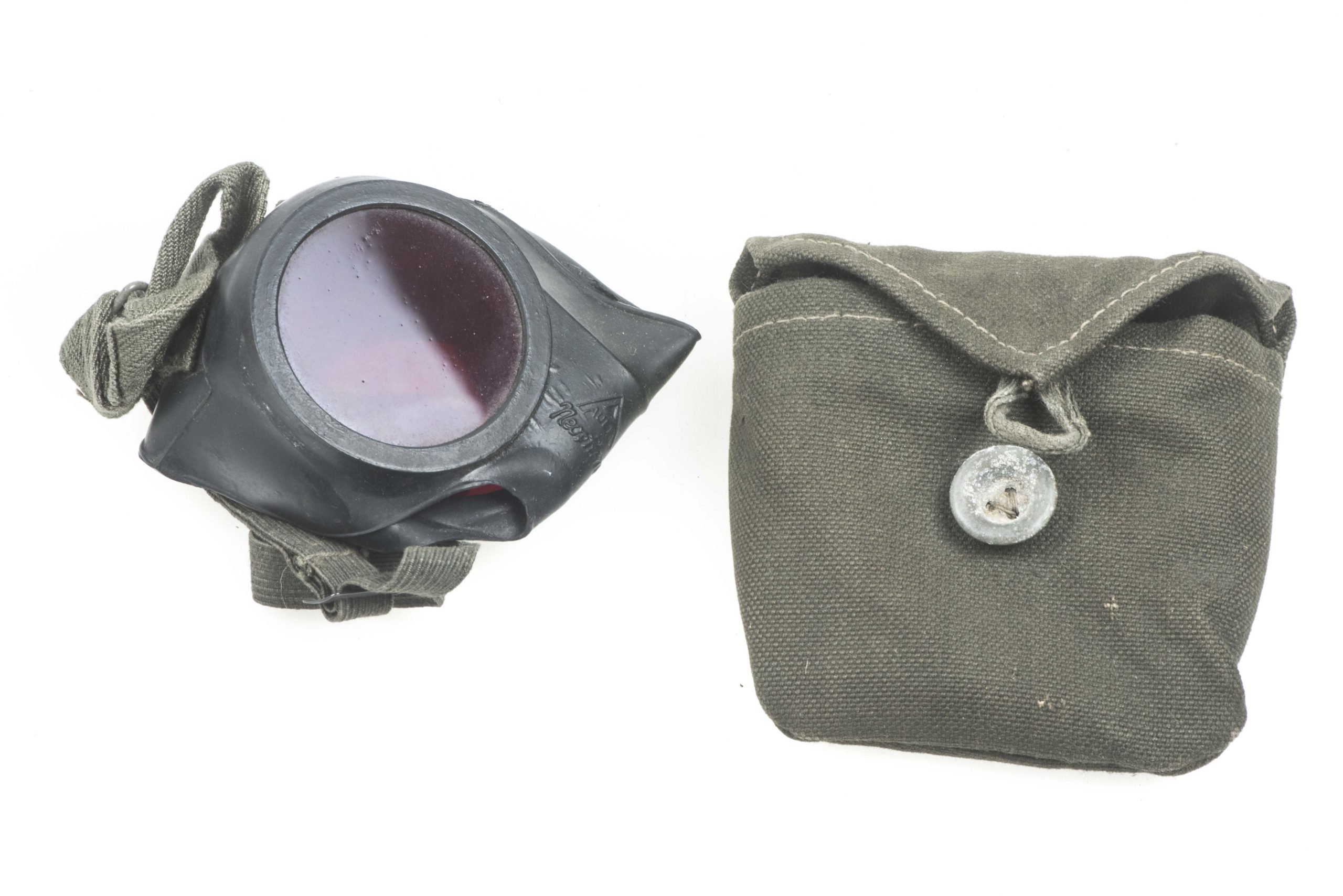 Auer Neopan goggles with red lenses