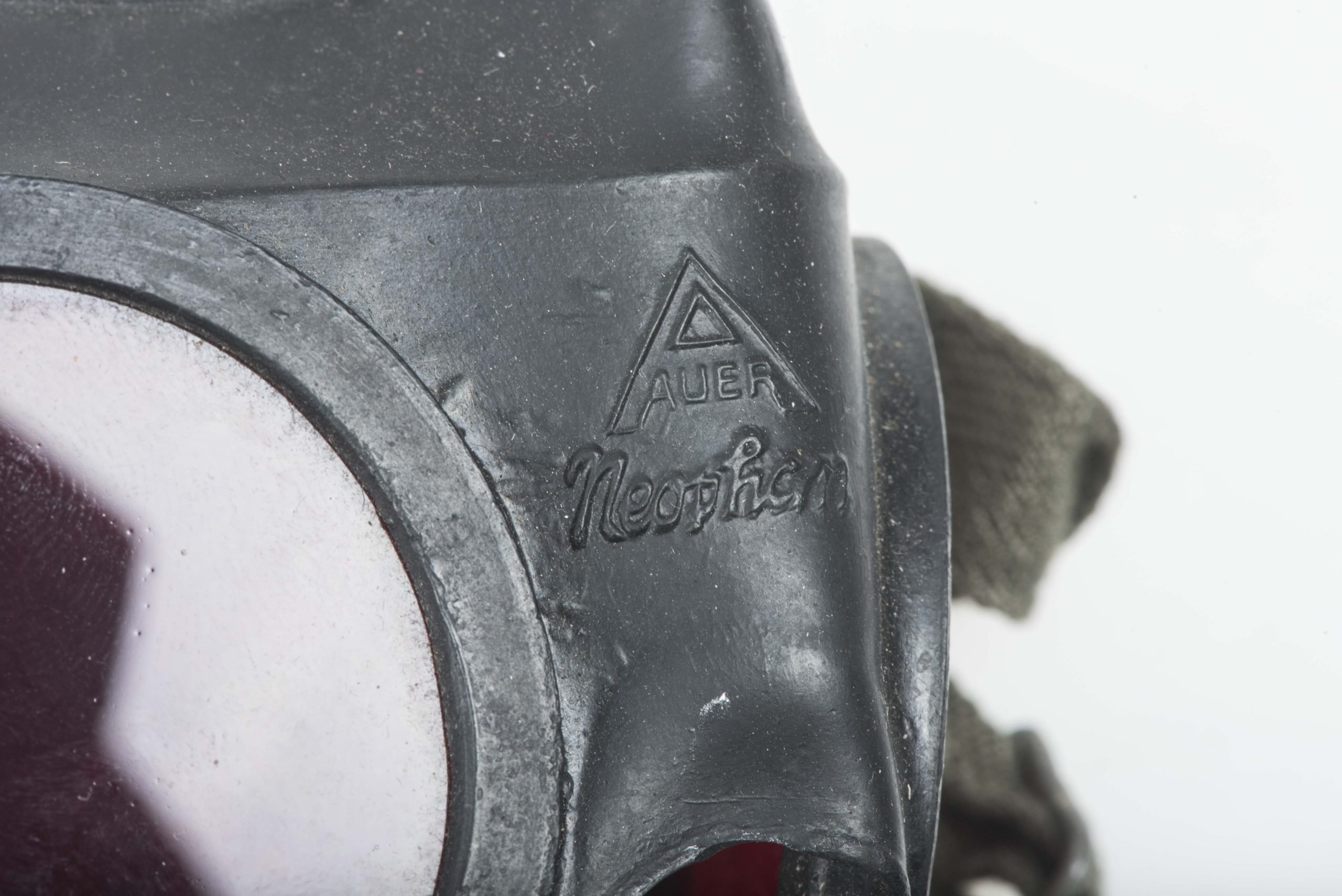 Auer Neopan goggles with red lenses — image 5