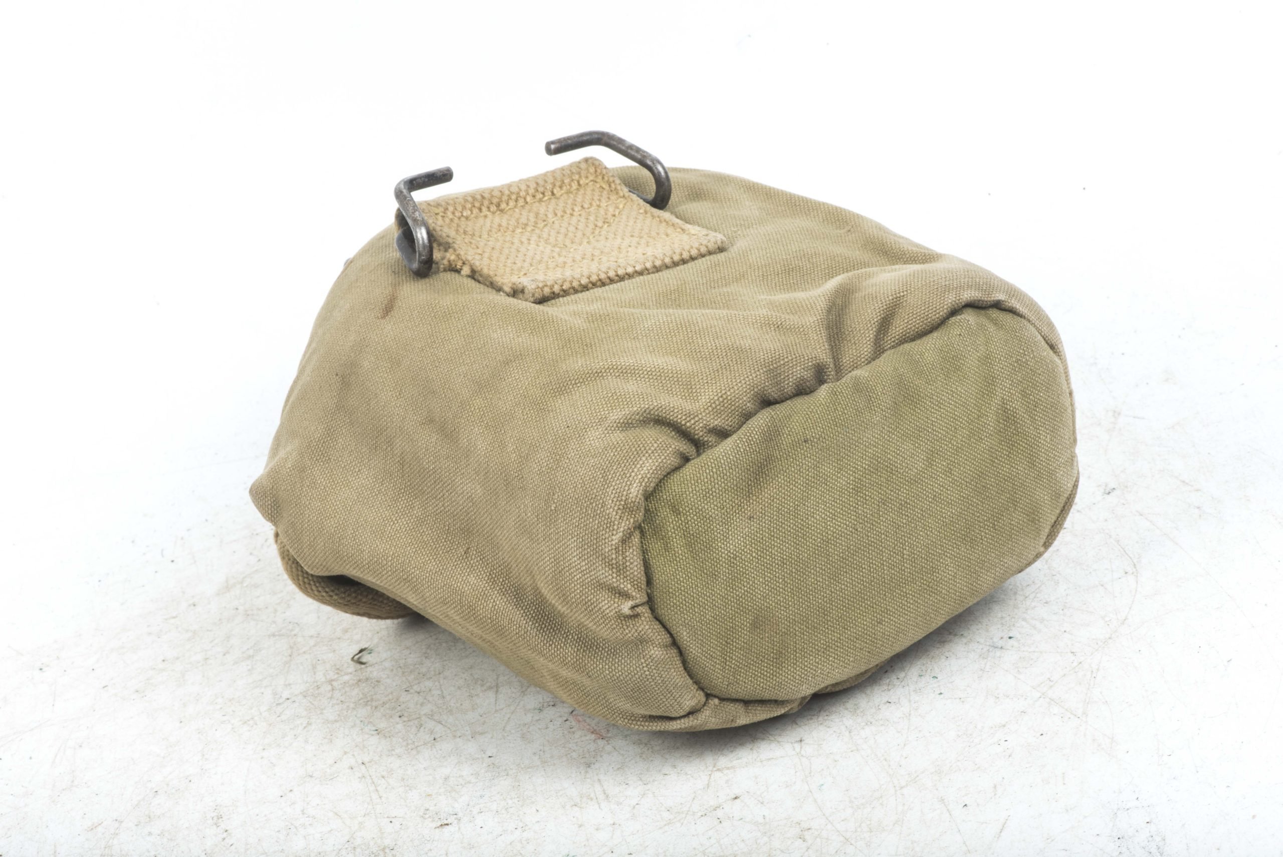 US enameled canteen set marked REP 1942 / British Made 1944 — image 3