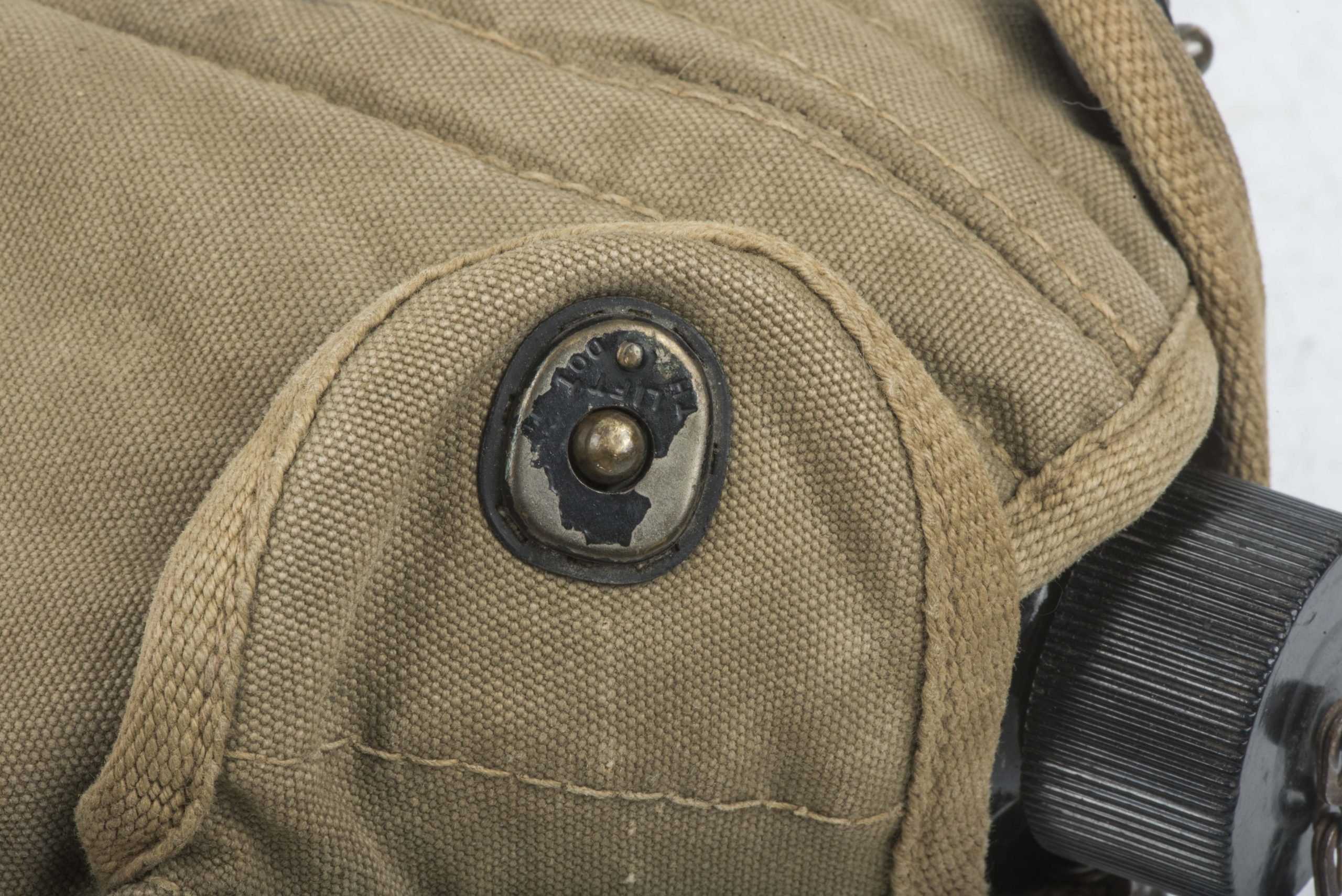 US enameled canteen set marked REP 1942 / British Made 1944 — image 4