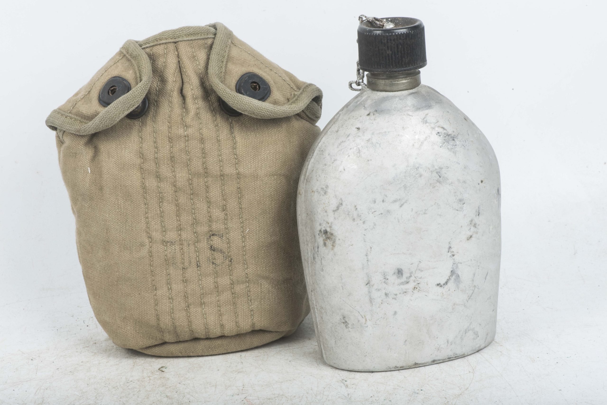 US canteen set marked G&R Co 1943 / AGM Co 1918 — image 4