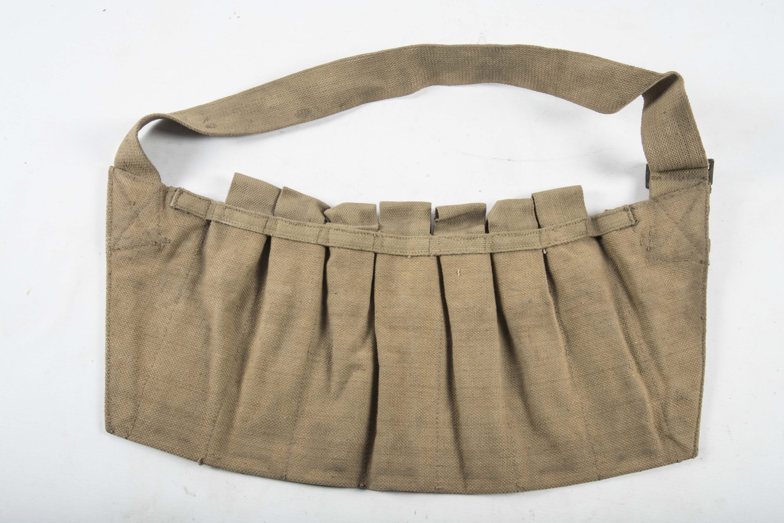 Woodwork find British paratrooper Stengun magazine bandoleer dated 1942 — image 5