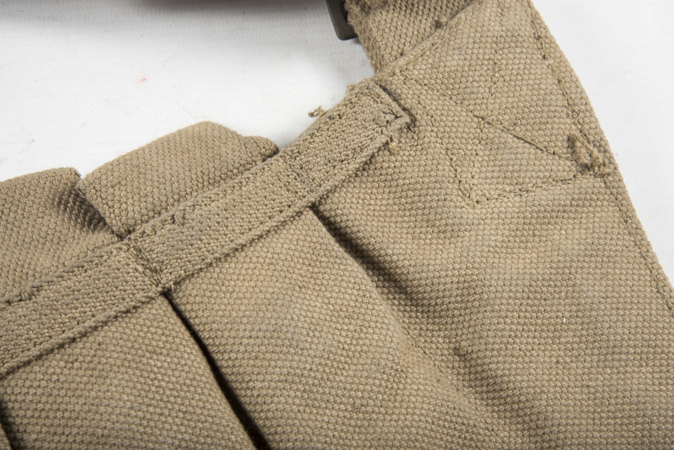 Woodwork find British paratrooper Stengun magazine bandoleer dated 1942 — image 7