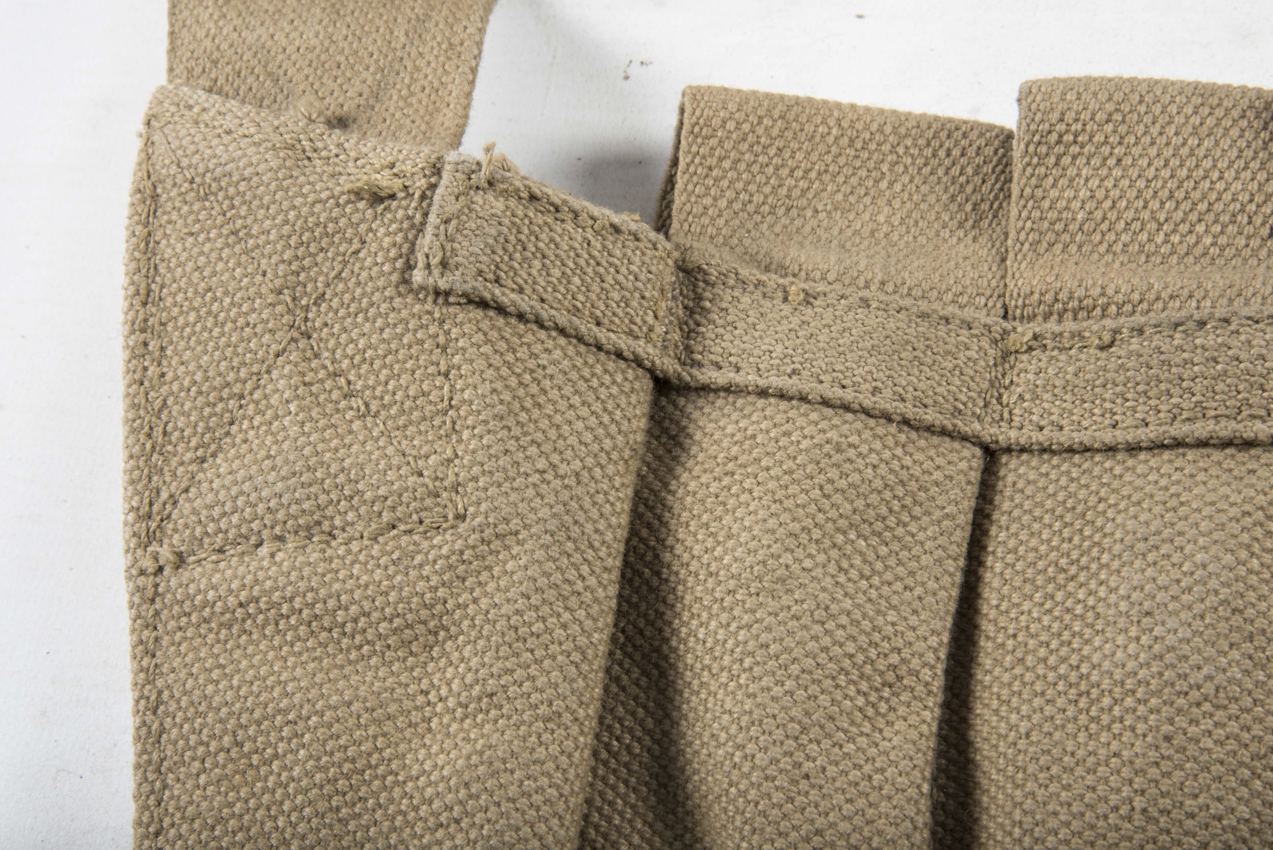 Woodwork find British paratrooper Stengun magazine bandoleer dated 1942 — image 8