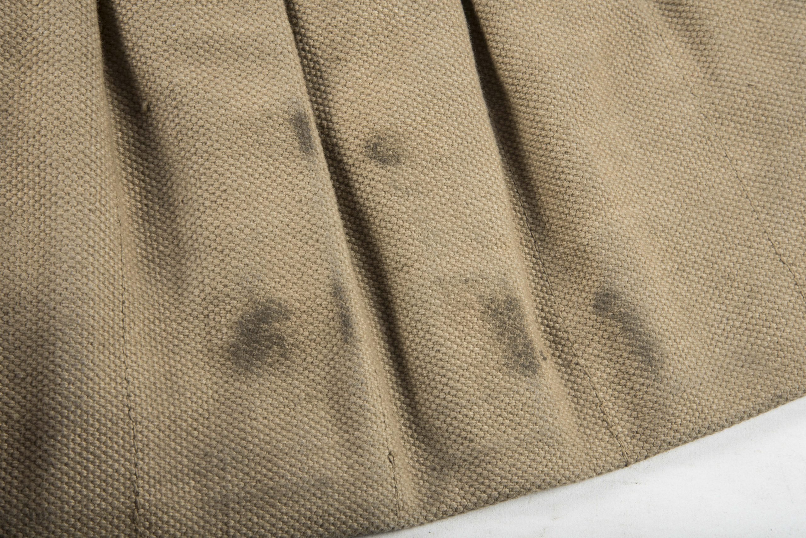 Woodwork find British paratrooper Stengun magazine bandoleer dated 1942 — image 9