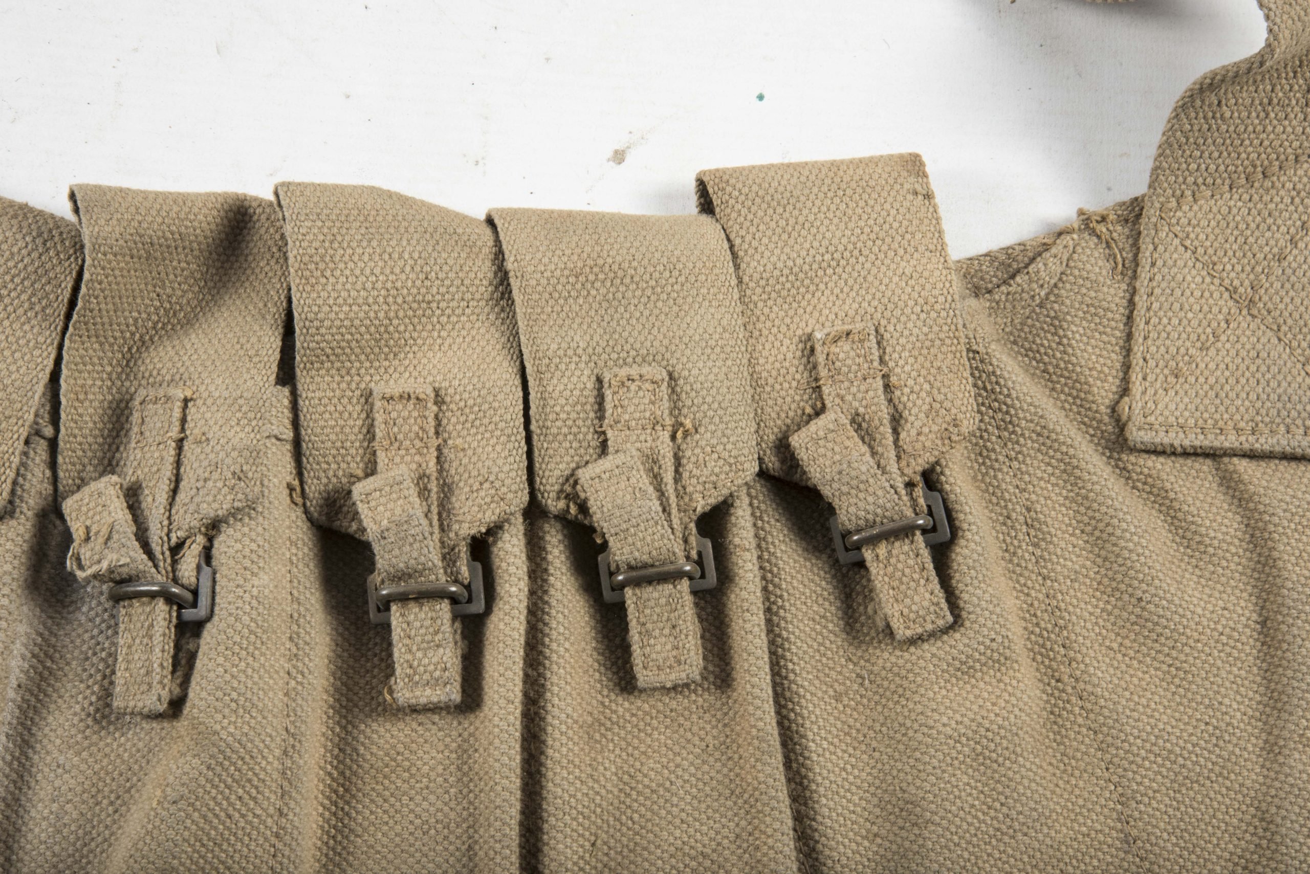 Woodwork find British paratrooper Stengun magazine bandoleer dated 1942 — image 2