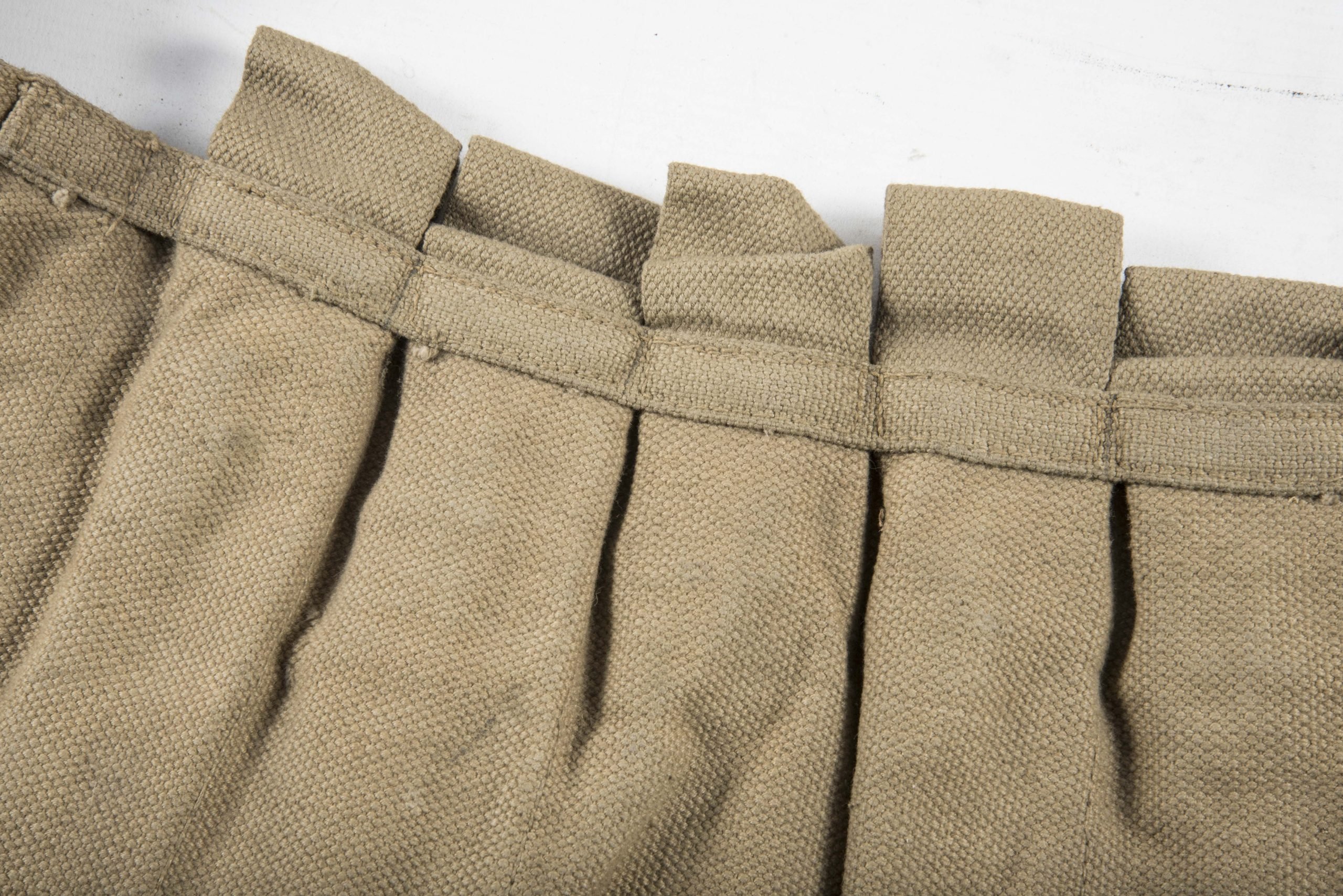 Woodwork find British paratrooper Stengun magazine bandoleer dated 1942 — image 7